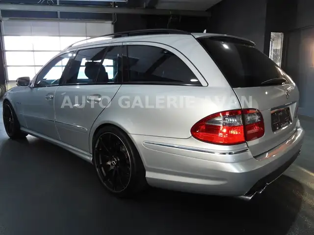 Mercedes-Benz E-Class view 9