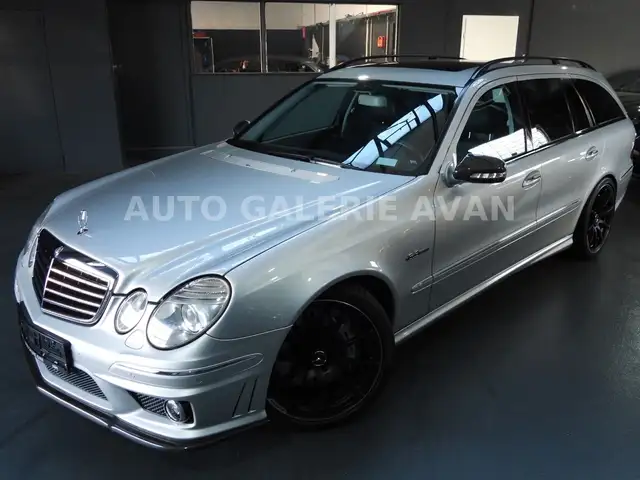 Mercedes-Benz E-Class view 8
