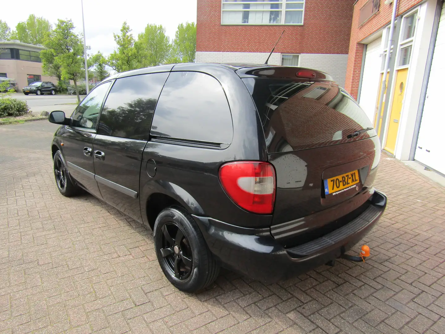 Chrysler Voyager 2.5 CRD FACELIFT GRIJSKENTEKEN BJ 06 /LEDER/NAVI/NAP/AIRCO/17''LM VELGEN/ZIE ADV - 2