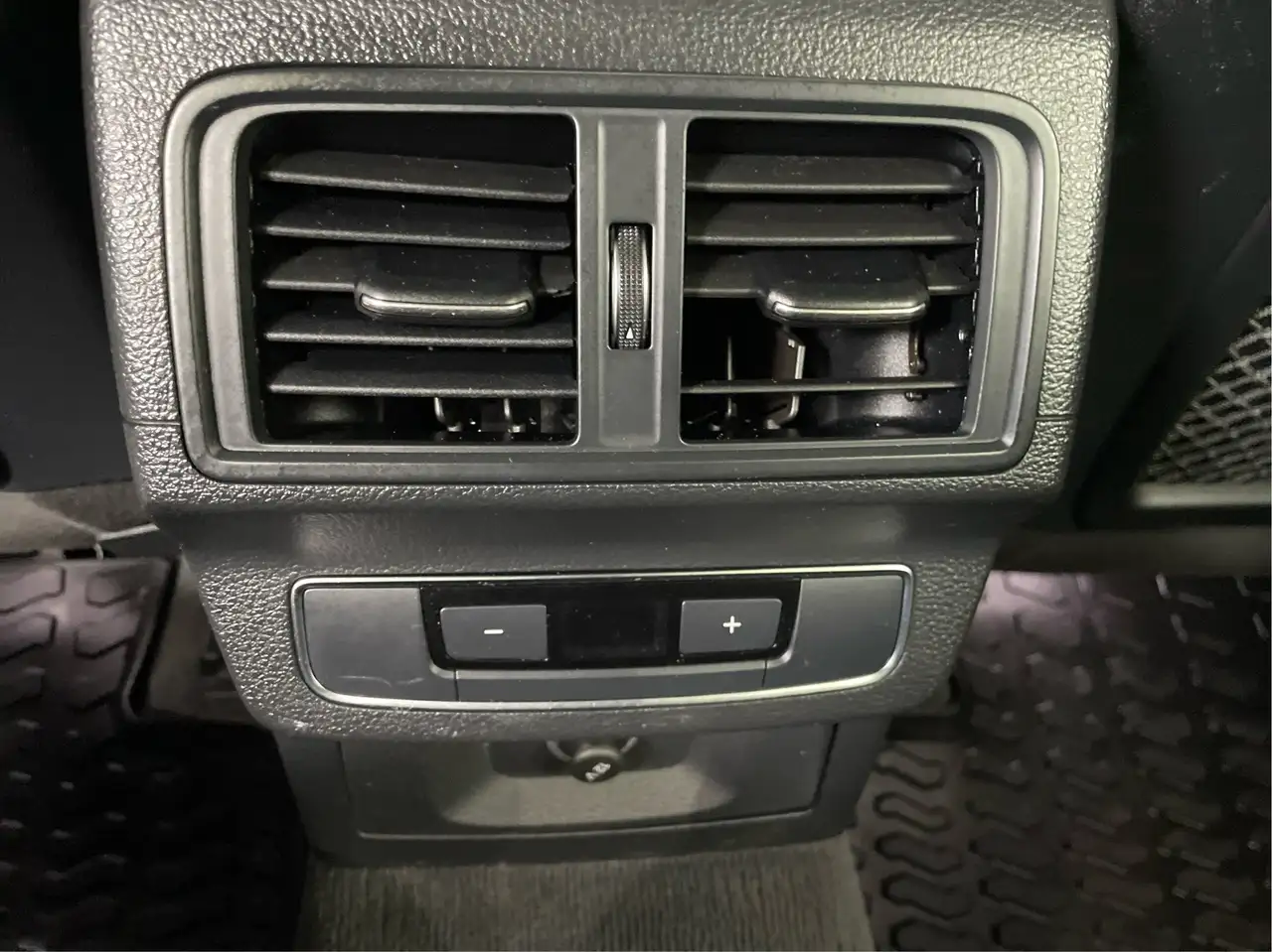 Audi Q5 снимка Audi Q5