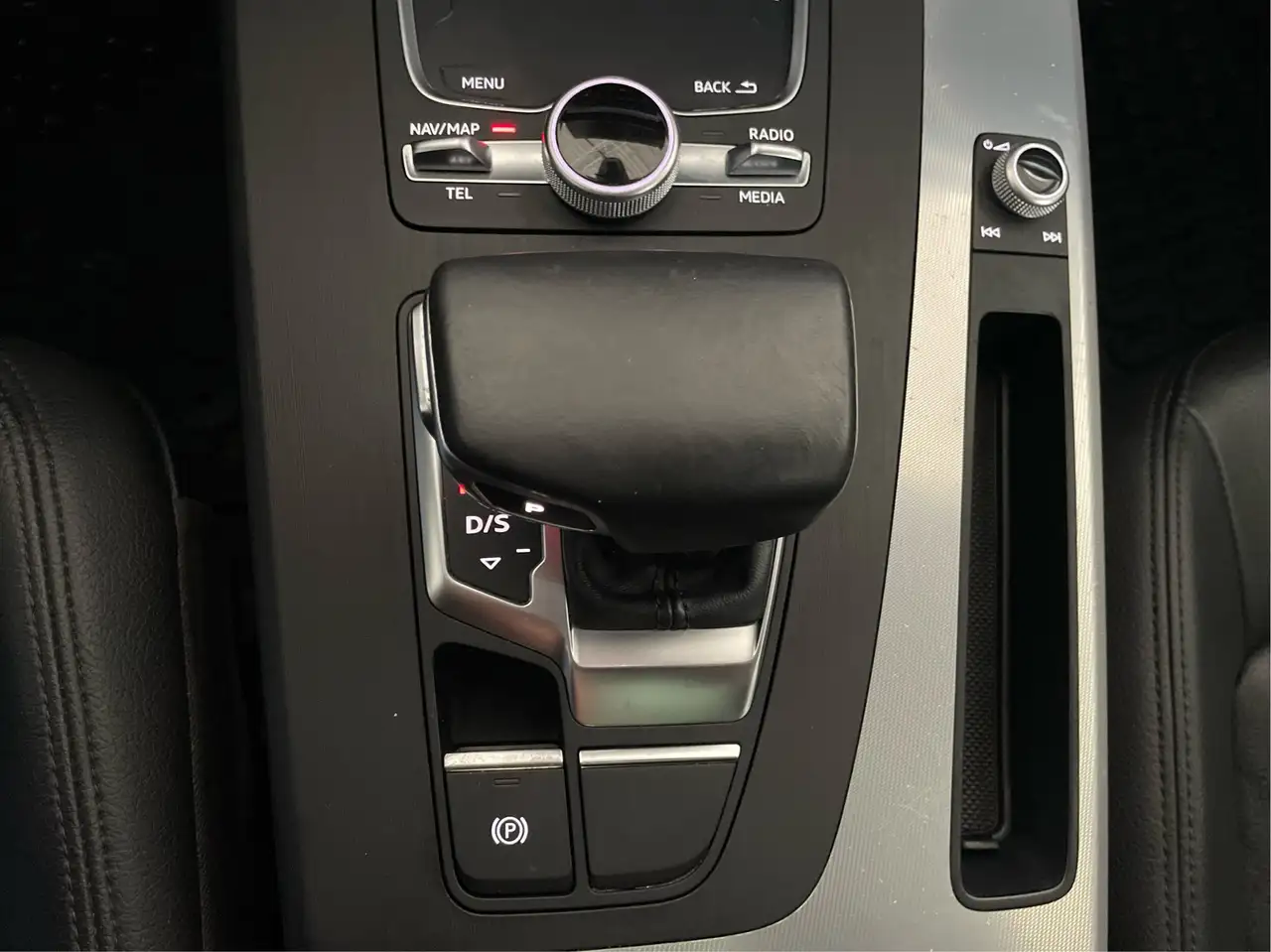 Audi Q5 снимка Audi Q5