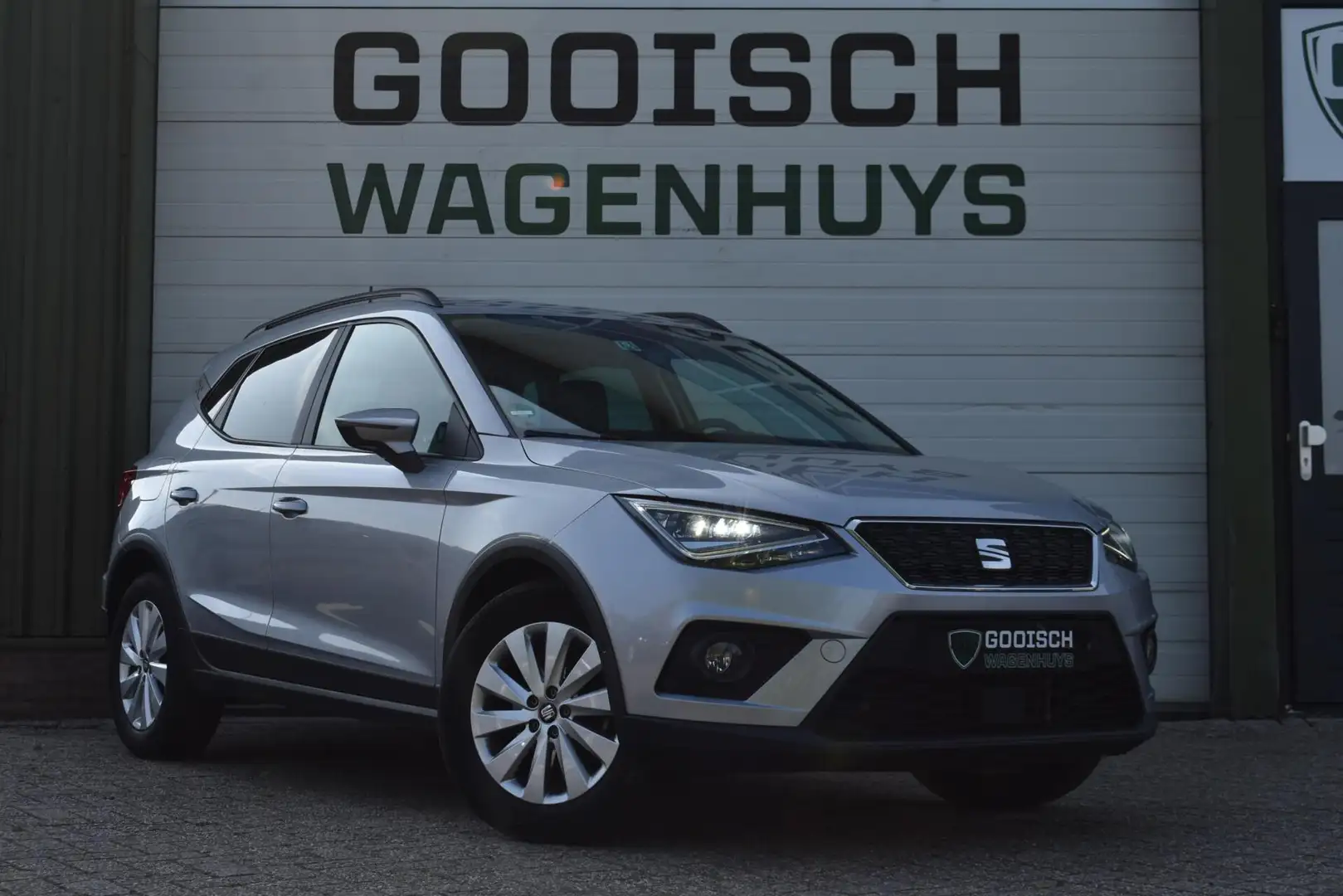 SEAT Arona 1.0 TSI Style Business Intense | Beats | LED | Sto Grijs - 2