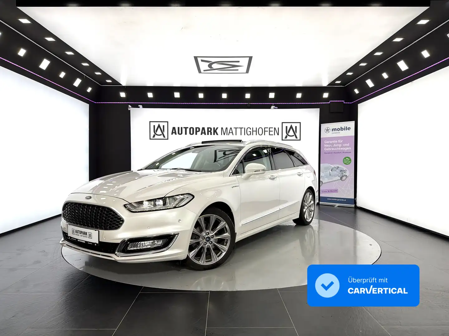Ford Mondeo 2,0 TDCi Traveller Vignale Aut. *MASSAGE*PANO*AHK* Weiß - 1