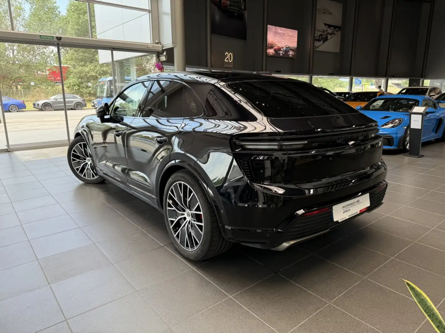 Porsche Macan Turbo Noir - 2