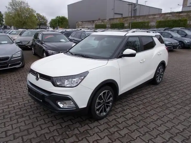 SsangYong XLV Quarz, AHK, Navi, el. SD, Kamera, PDC