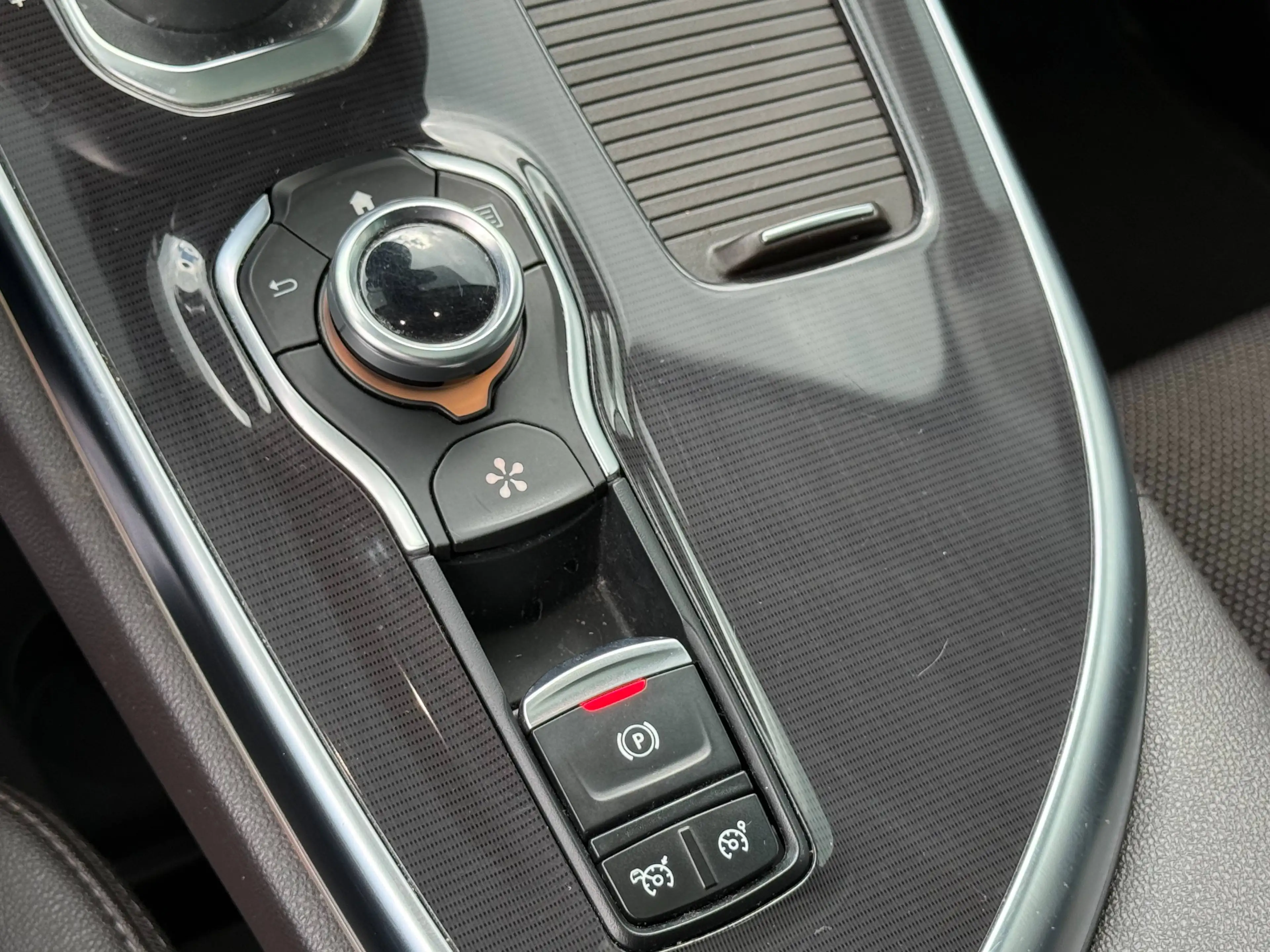 Renault Espace 2.0 dCi Aut+HEAD-UP+MASSAGE+PANO+KLIMATR+KAMERA+T-LEDER+PDC+SHZ — photo 15