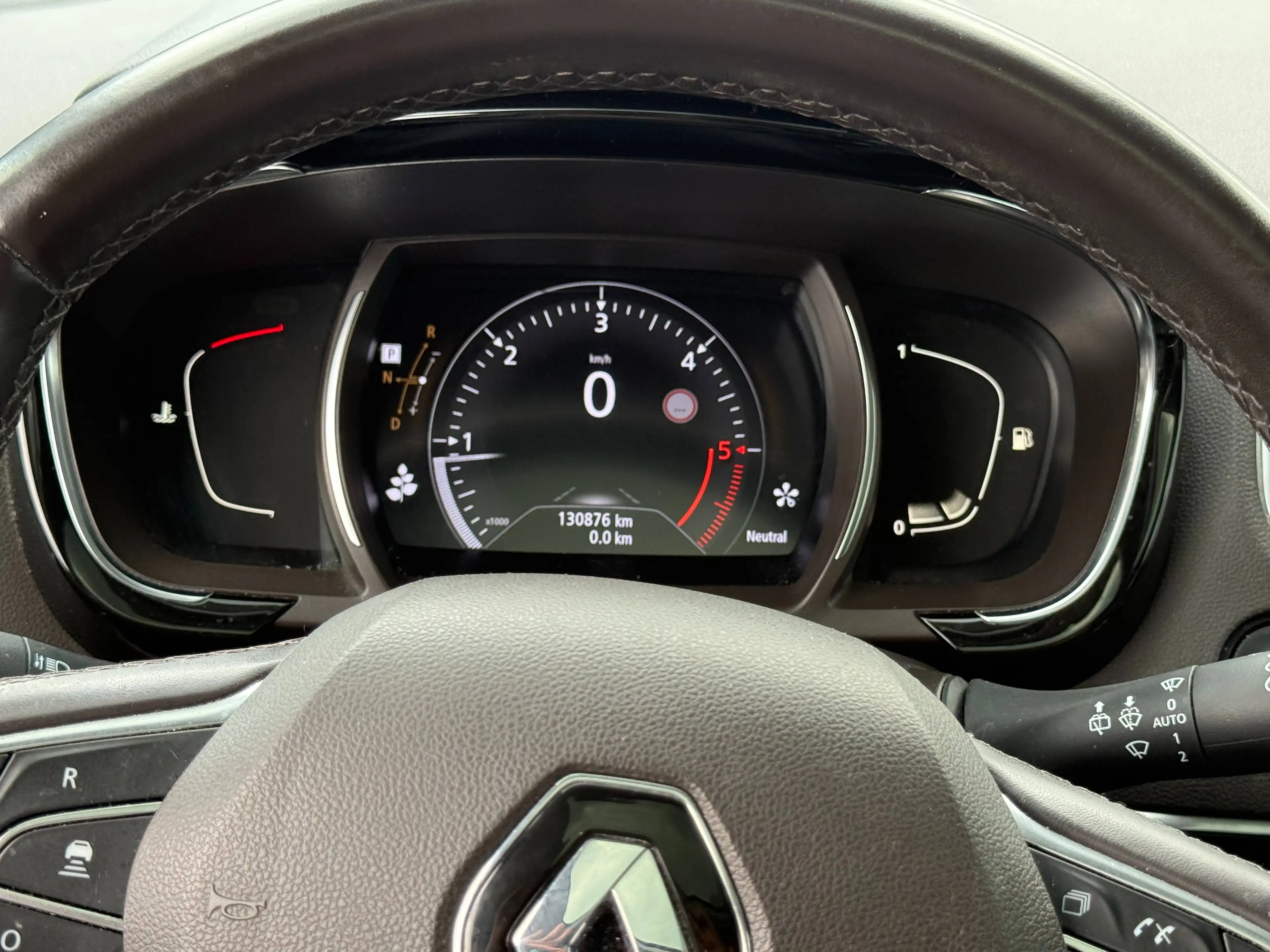 Renault Espace 2.0 dCi Aut+HEAD-UP+MASSAGE+PANO+KLIMATR+KAMERA+T-LEDER+PDC+SHZ — photo 11
