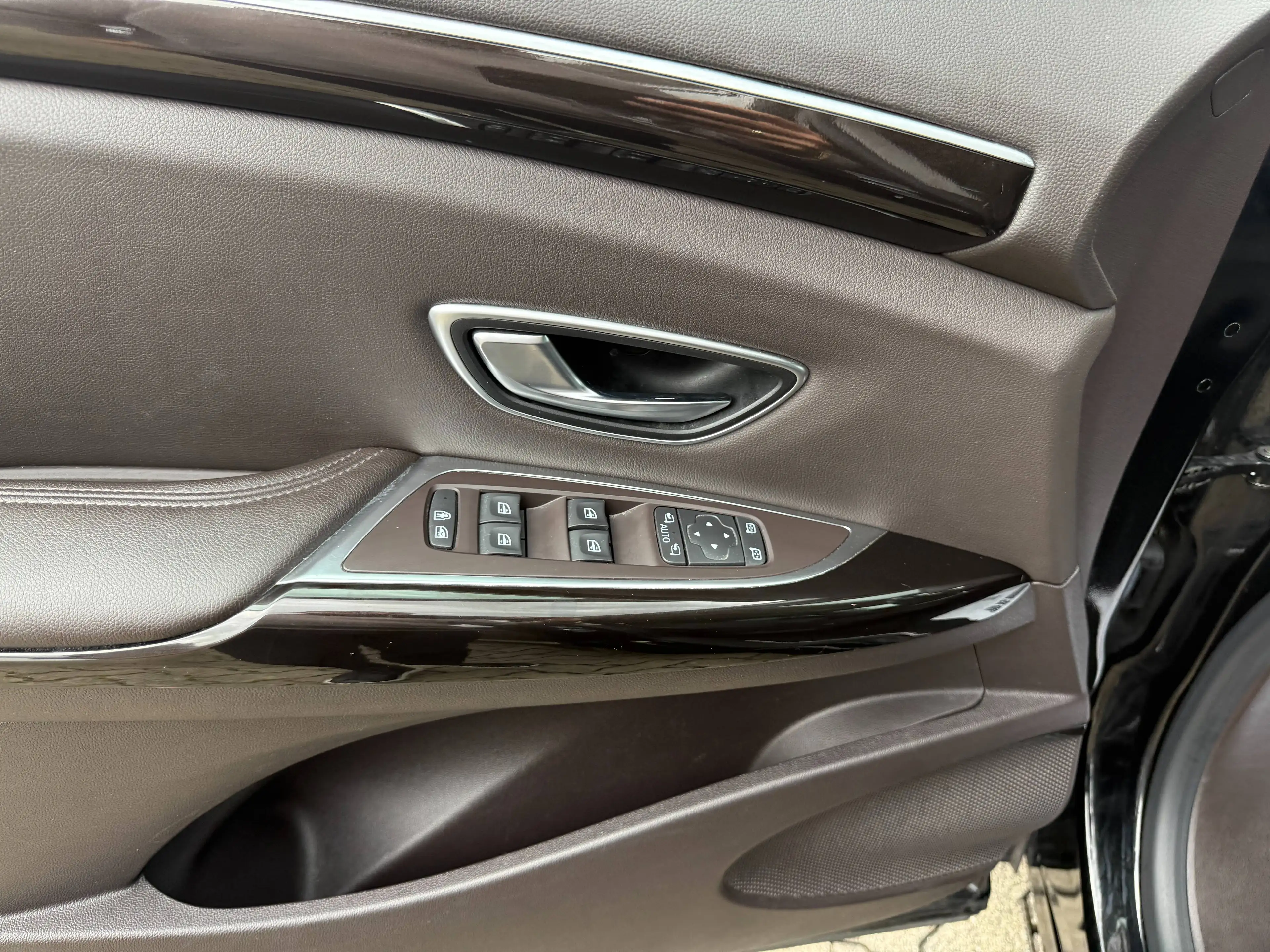 Renault Espace 2.0 dCi Aut+HEAD-UP+MASSAGE+PANO+KLIMATR+KAMERA+T-LEDER+PDC+SHZ — photo 8