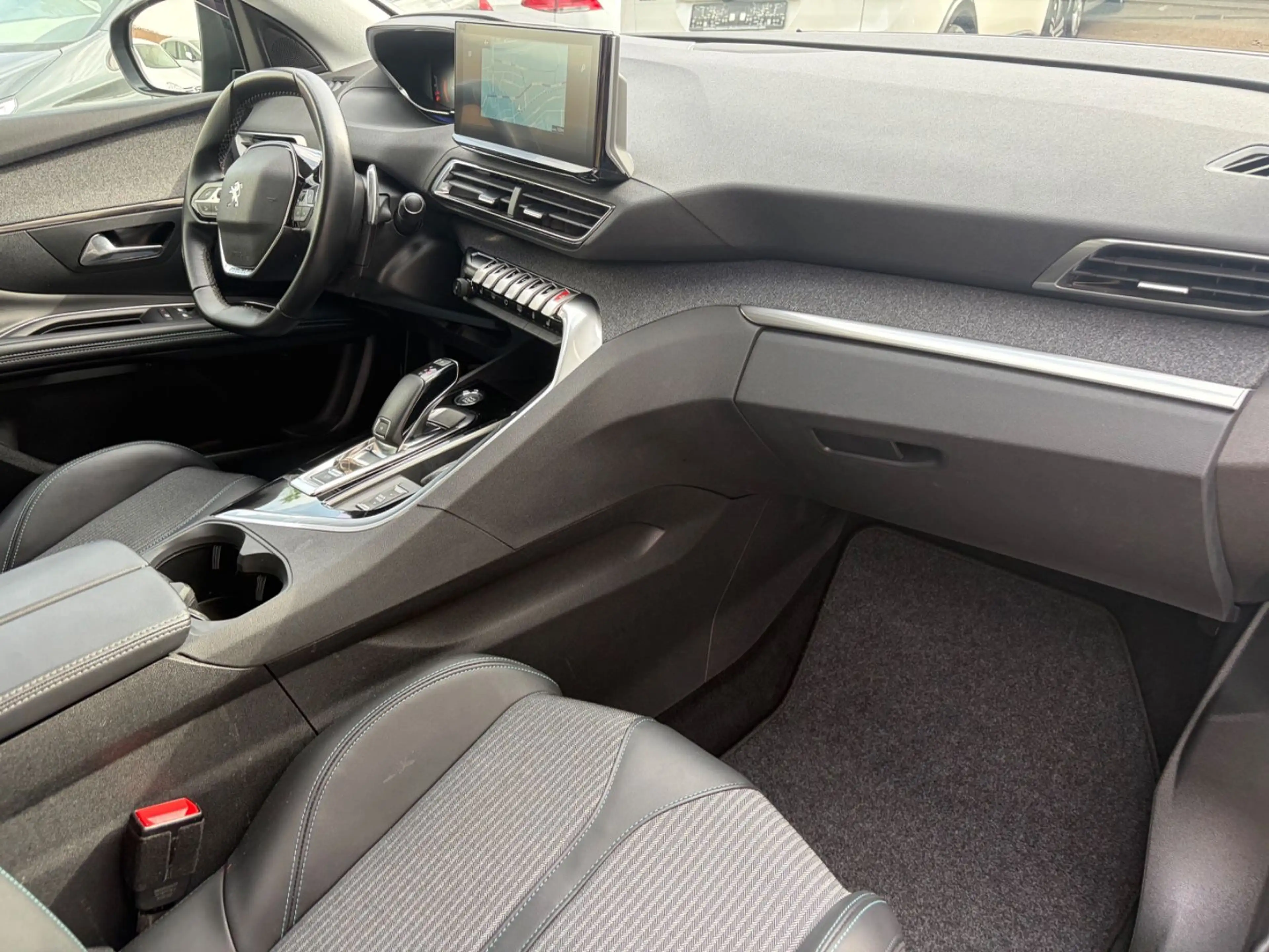 Peugeot 3008 Allure Pack LED/Keyless/Navi/Sitzhzg/360° — photo 11