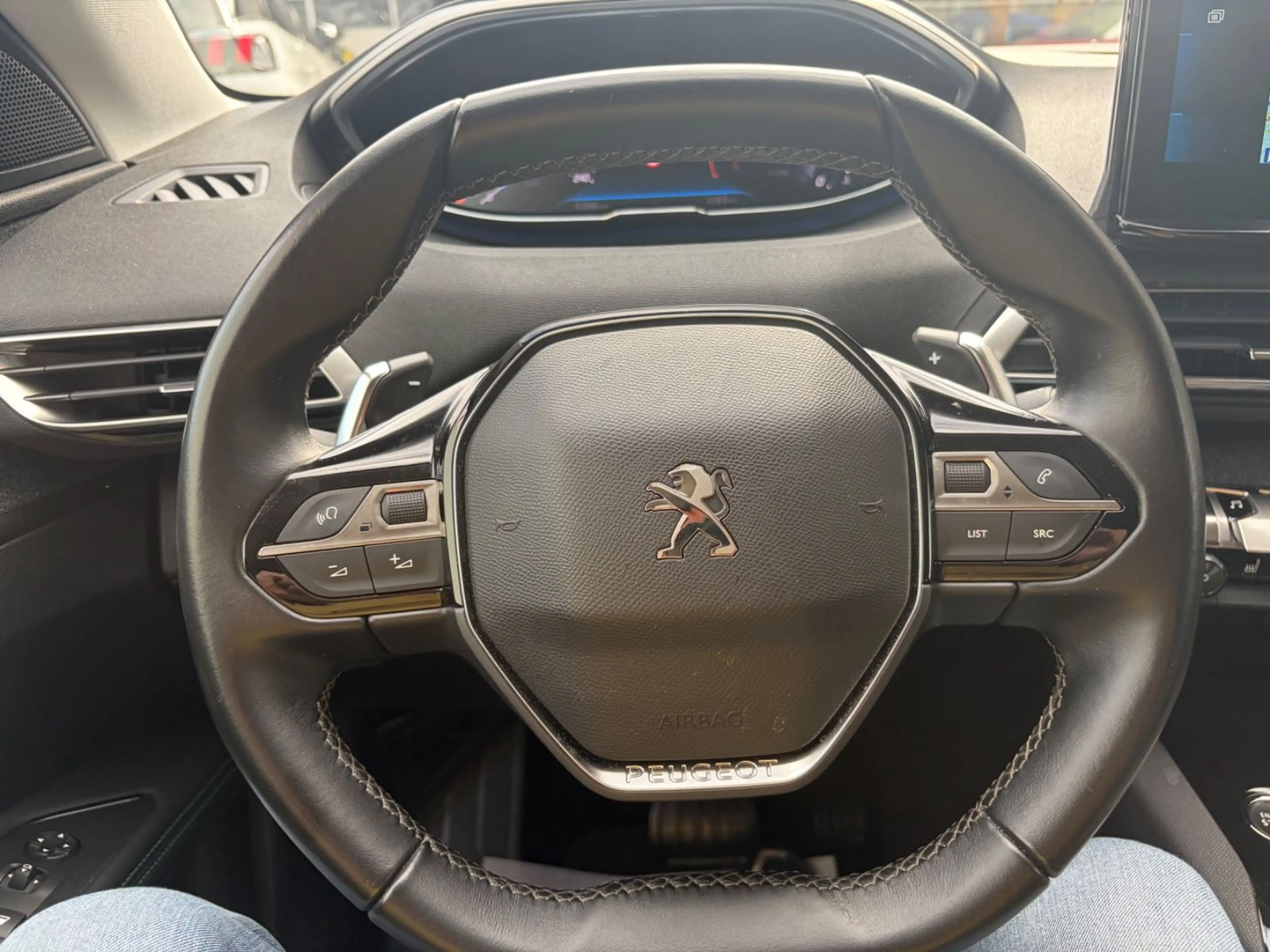 Peugeot 3008 Allure Pack LED/Keyless/Navi/Sitzhzg/360° — photo 16