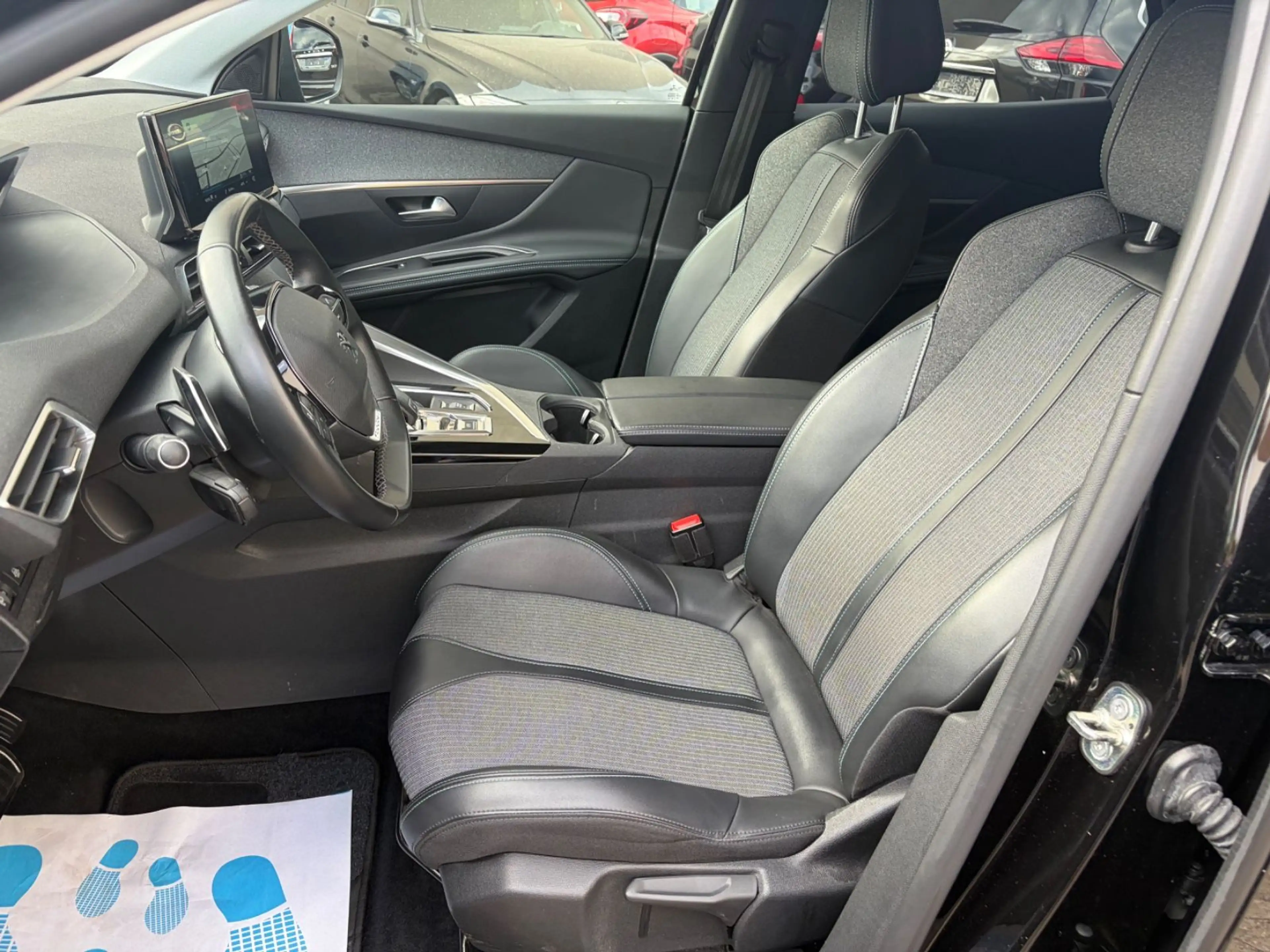 Peugeot 3008 Allure Pack LED/Keyless/Navi/Sitzhzg/360° — photo 9