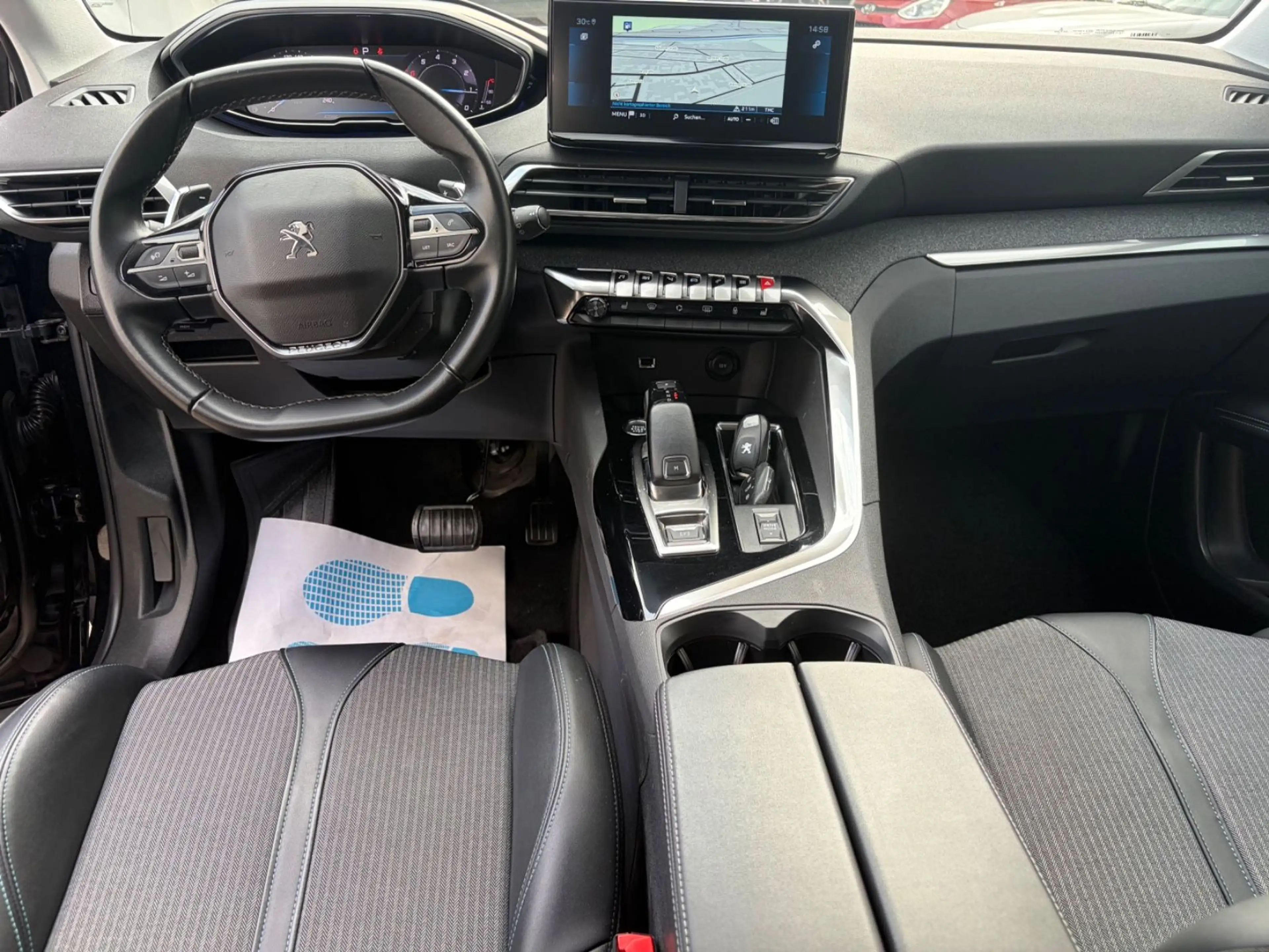 Peugeot 3008 Allure Pack LED/Keyless/Navi/Sitzhzg/360° — photo 14
