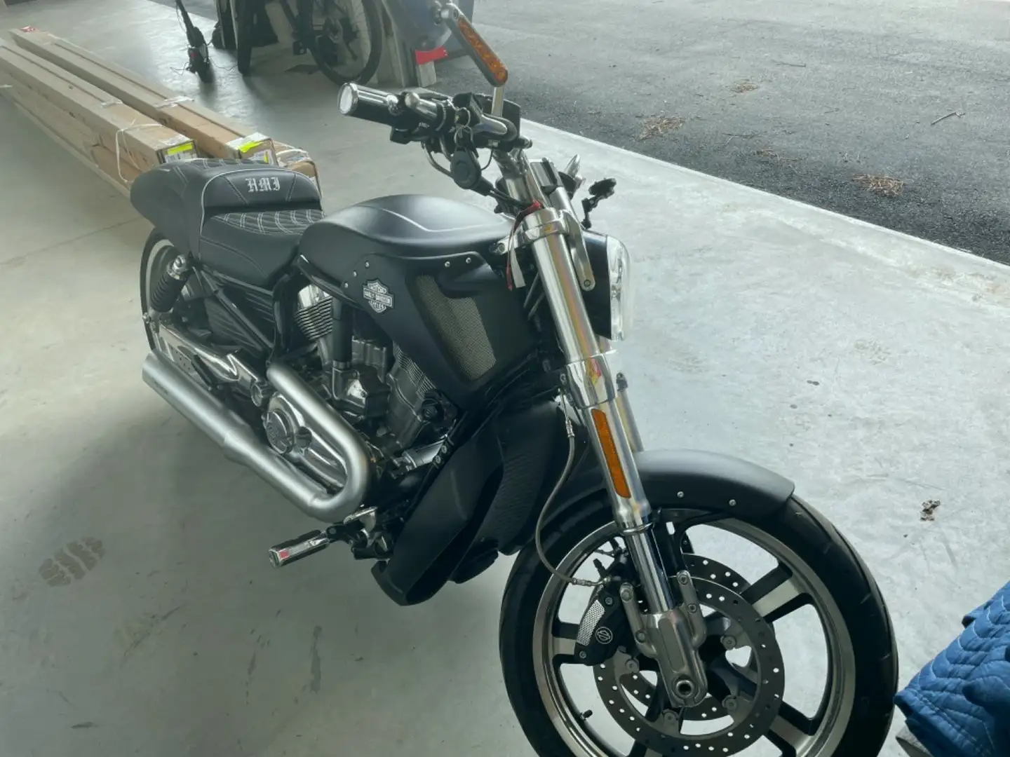Harley-Davidson V-Rod Muscle Schwarz - 2