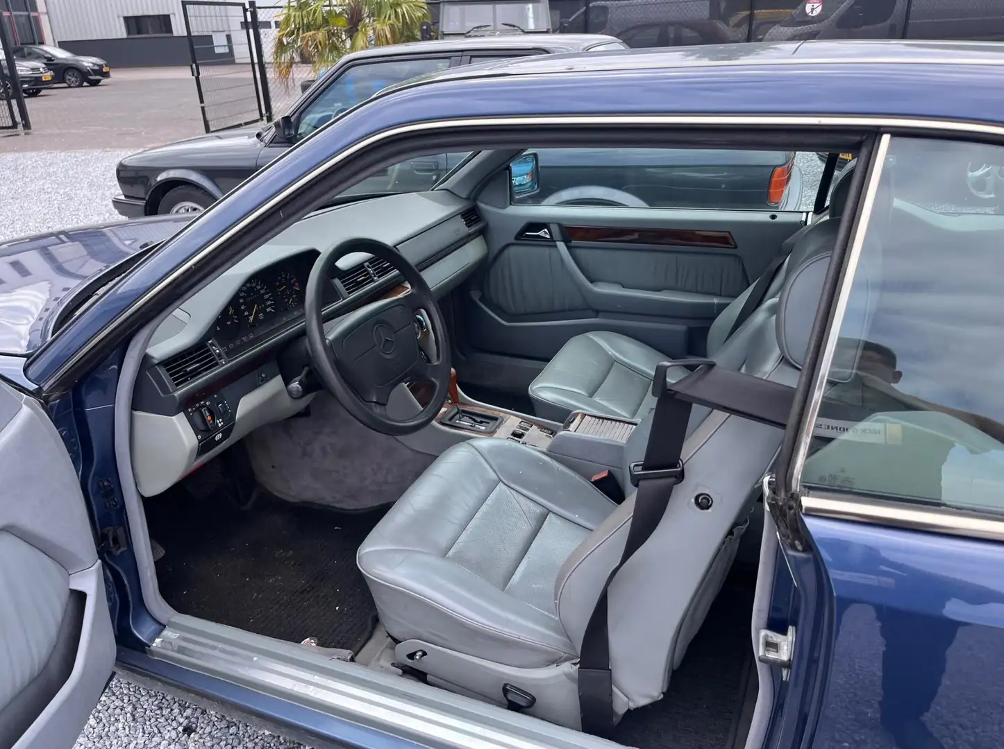 Mercedes-Benz CE 200 200-500 (W124) 320 Blue - 2