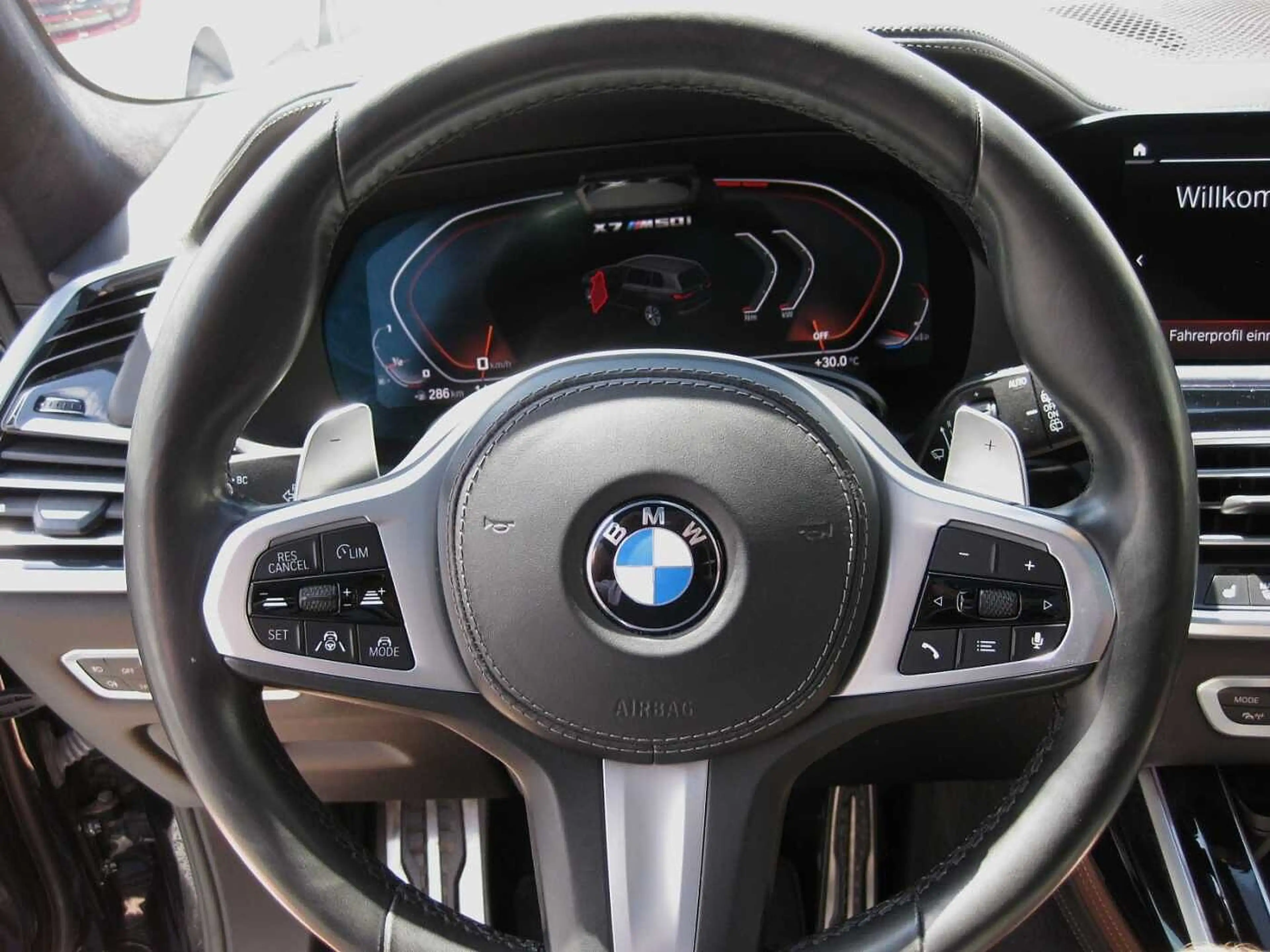 BMW X7 M50i dt.Fzg. Top Ausst. — photo 3