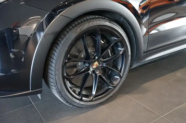 Porsche Cayenne view 6