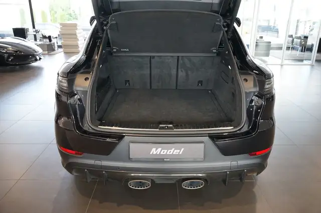 Porsche Cayenne view 5