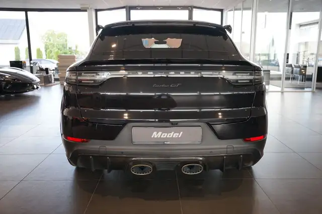 Porsche Cayenne view 4