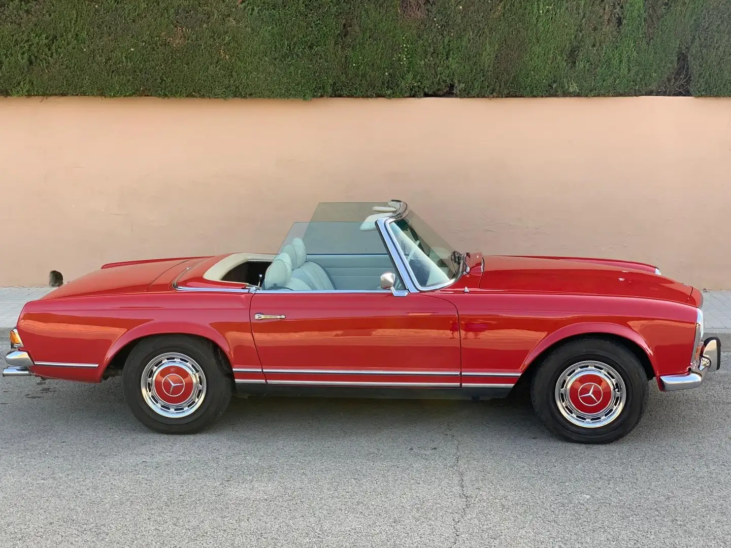 Mercedes-Benz SL 280 PAGODA Rojo - 1