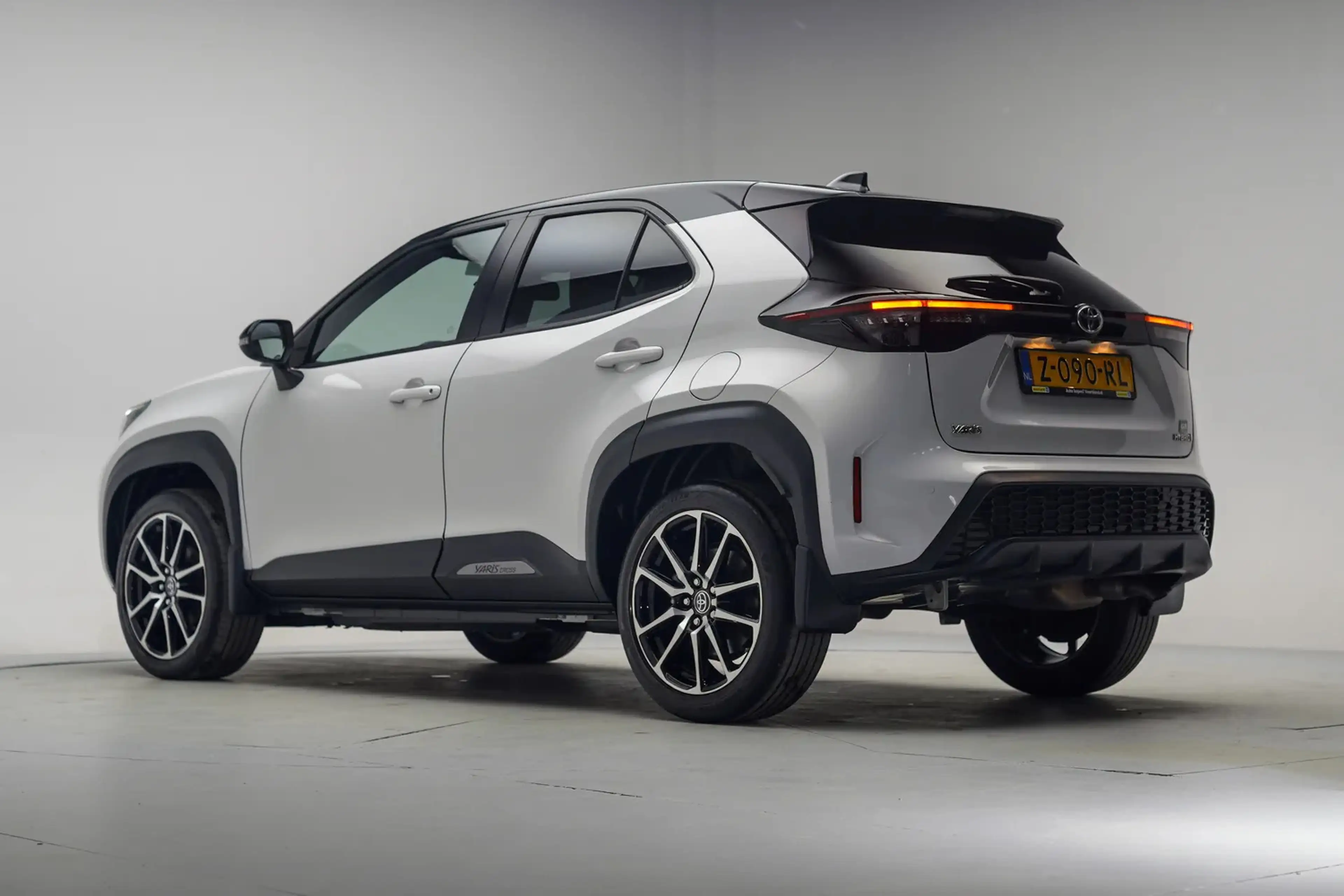 Toyota Yaris Cross 1.5 Hybrid GR Sport [ Navi Apple/Android LED Camer — photo 3