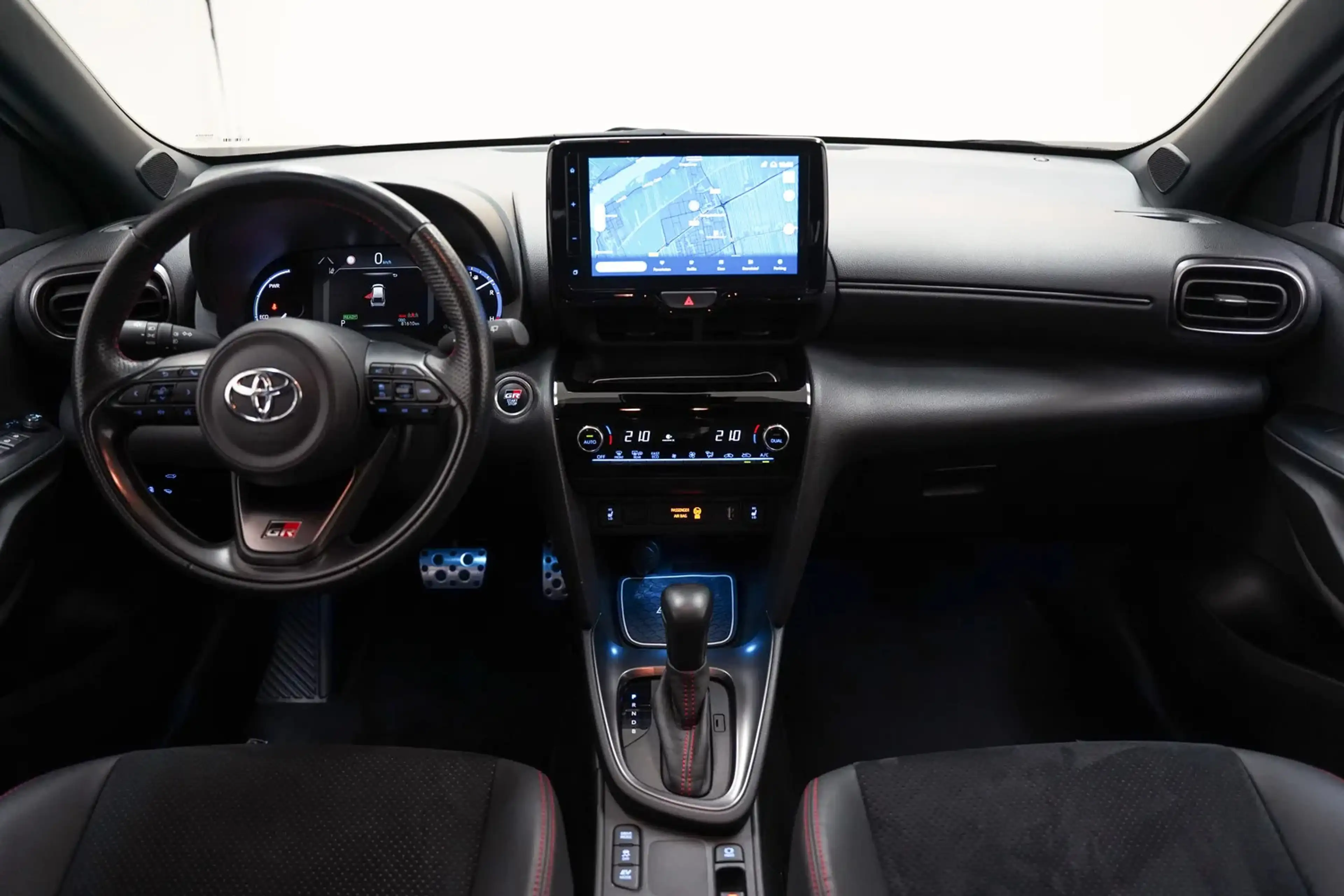 Toyota Yaris Cross 1.5 Hybrid GR Sport [ Navi Apple/Android LED Camer — photo 4