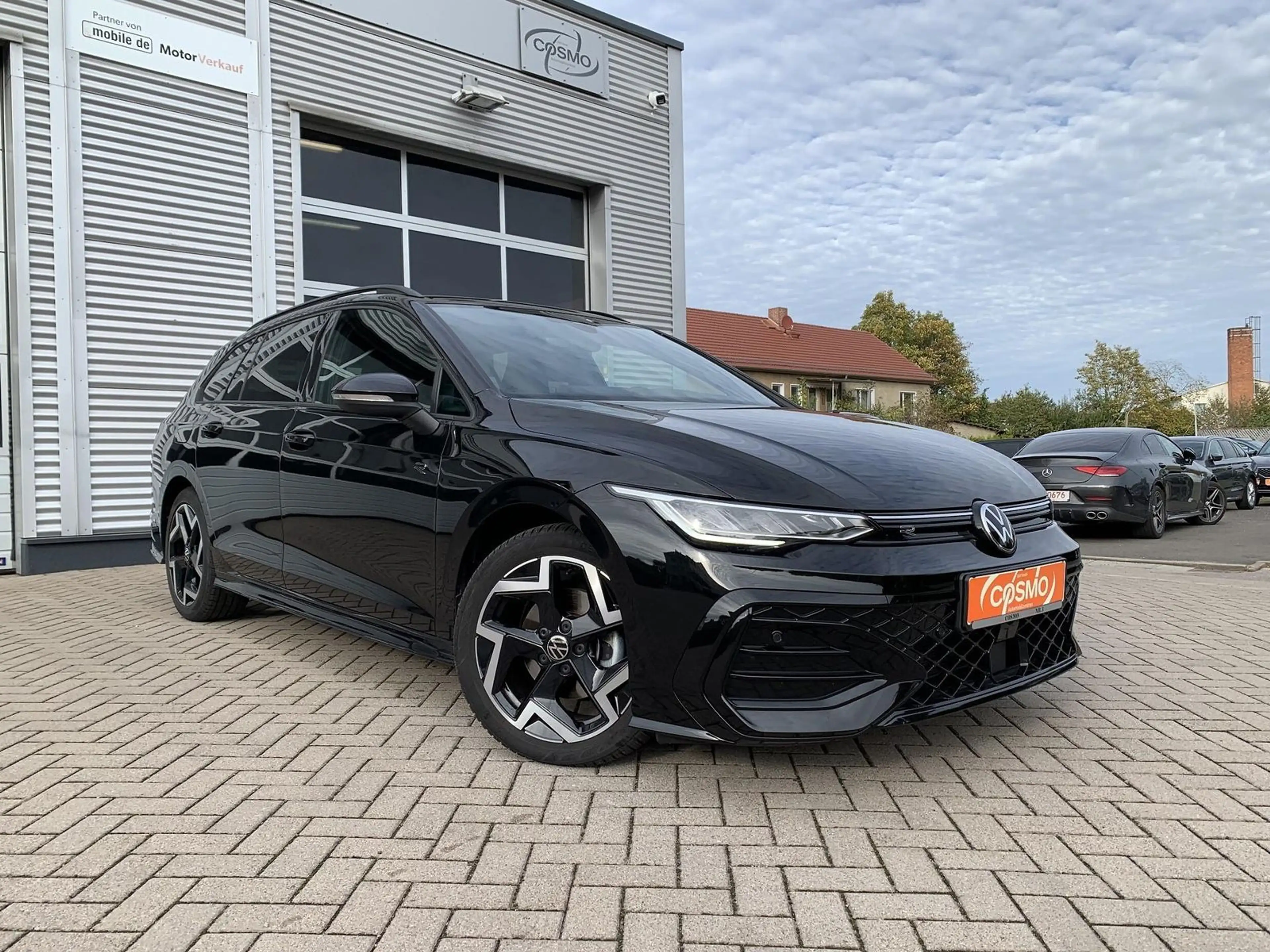 Volkswagen Golf 1.5 eTSI Variant R-Line ACC+Lenkradhzg.+RFK — photo 3