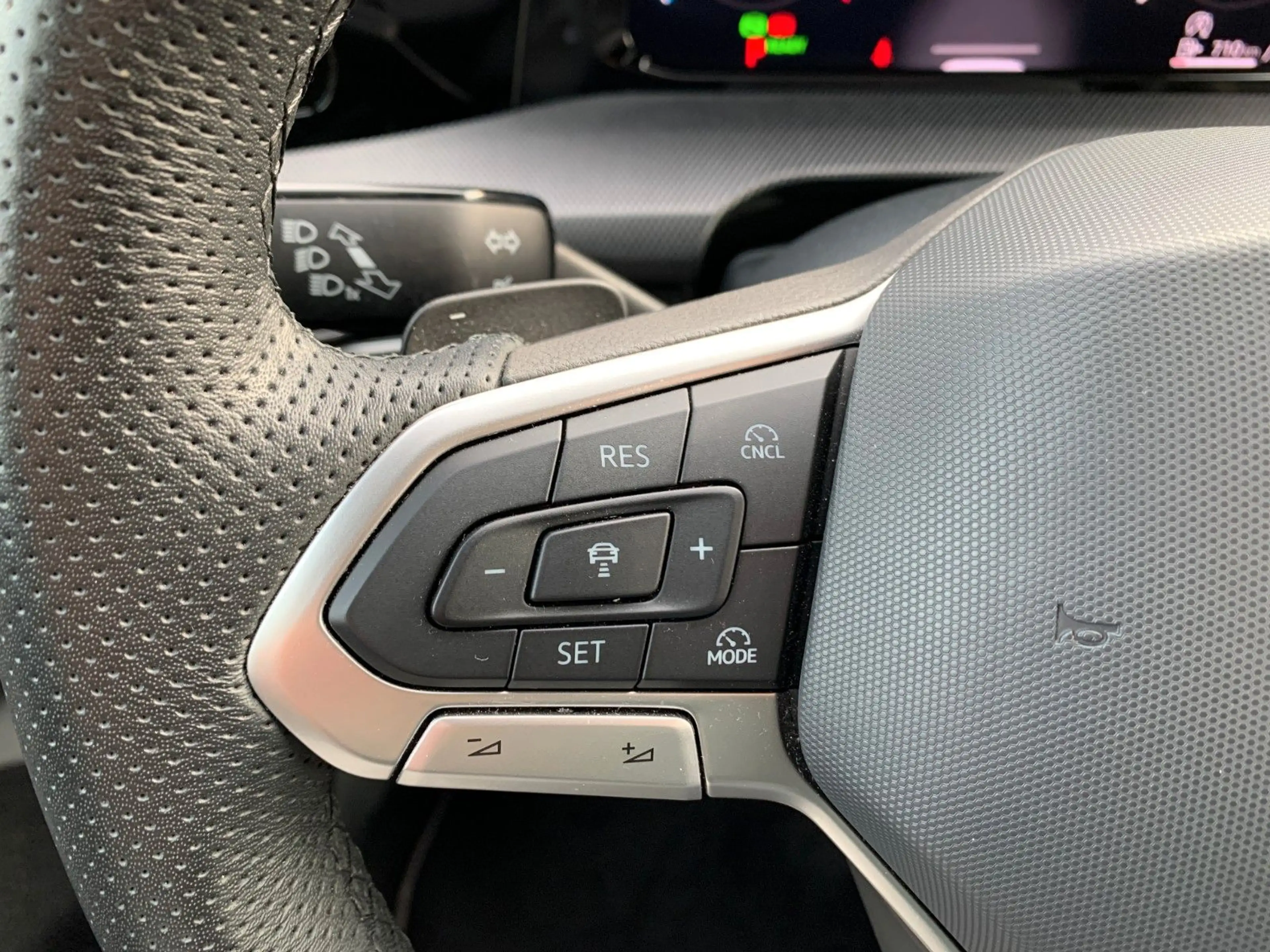 Volkswagen Golf 1.5 eTSI Variant R-Line ACC+Lenkradhzg.+RFK — photo 16
