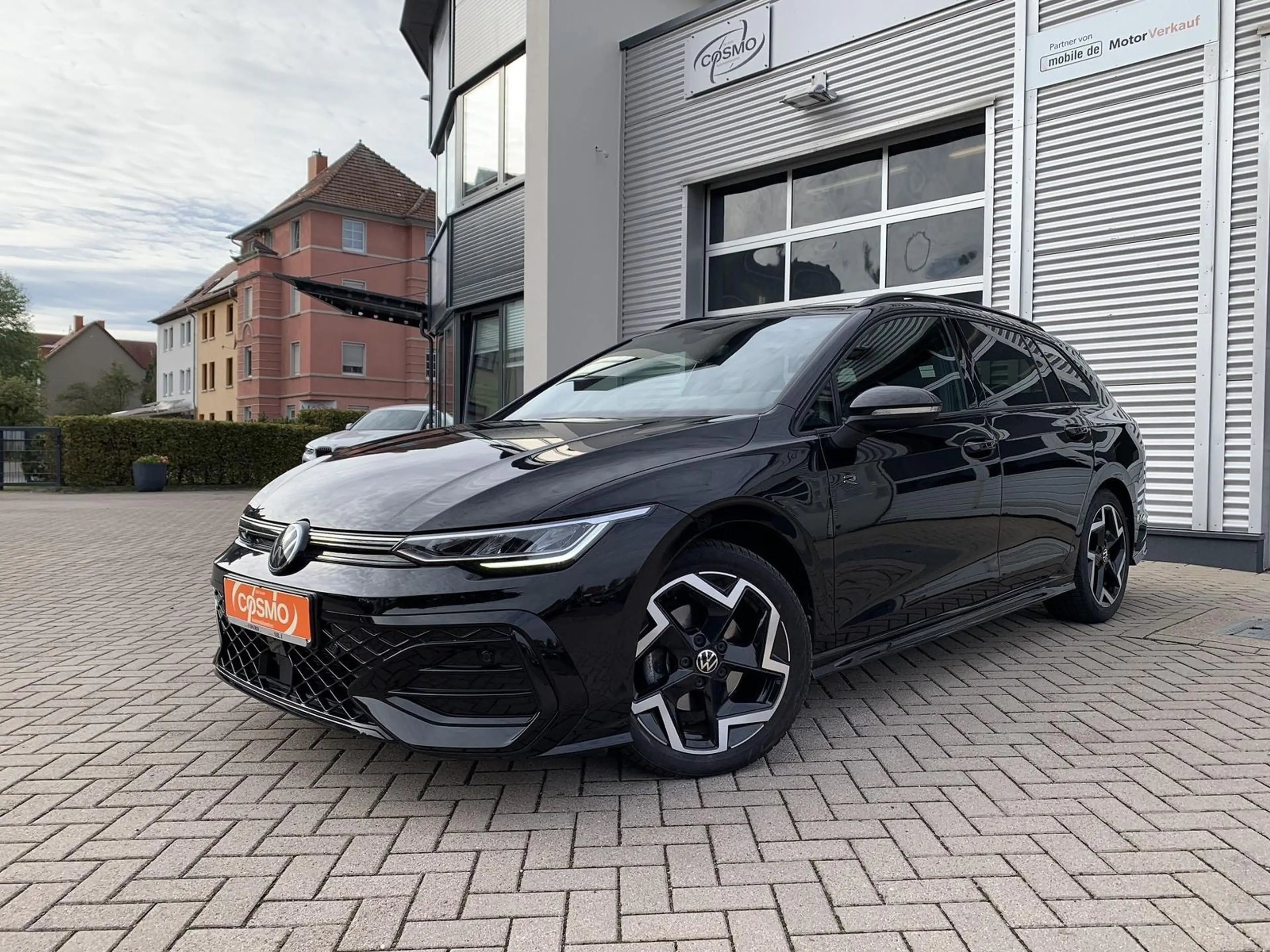 Volkswagen Golf 1.5 eTSI Variant R-Line ACC+Lenkradhzg.+RFK