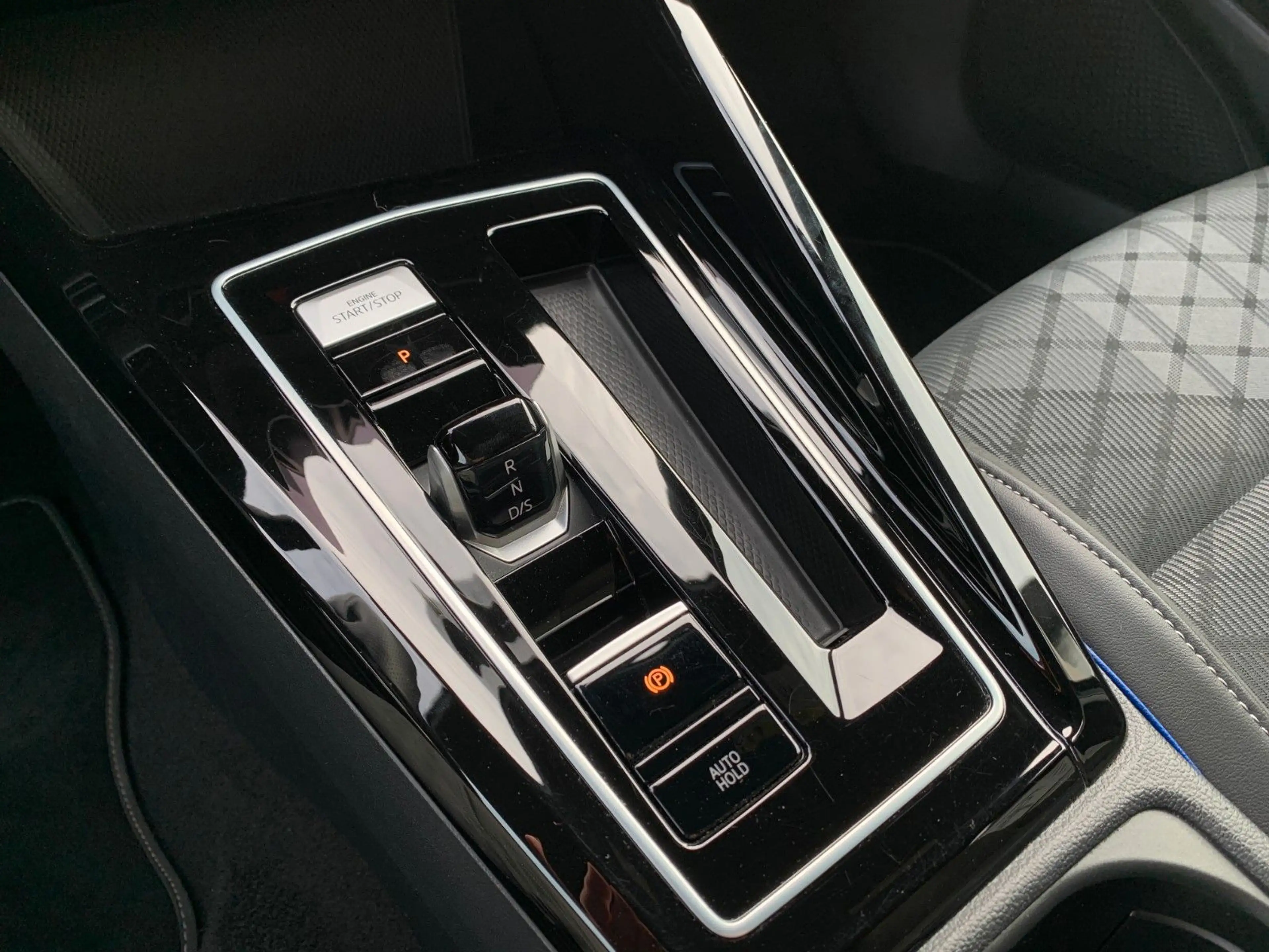 Volkswagen Golf 1.5 eTSI Variant R-Line ACC+Lenkradhzg.+RFK — photo 13