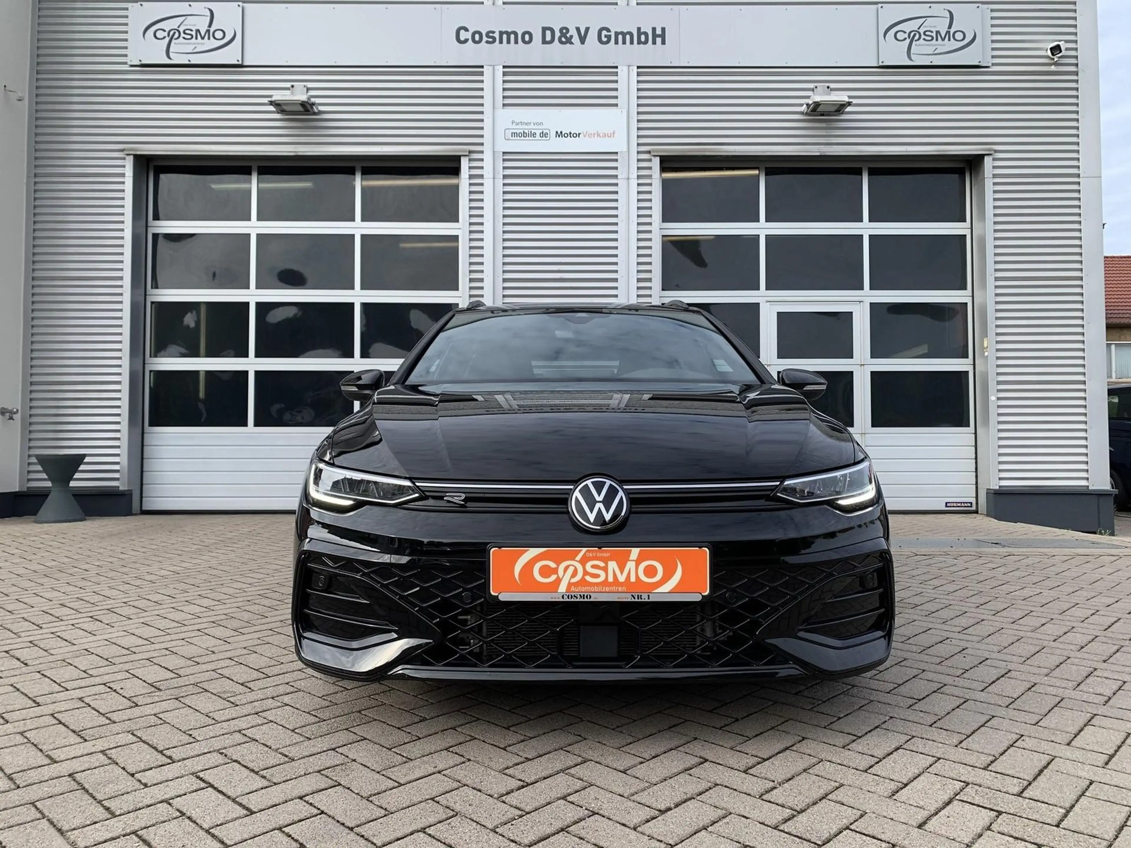 Volkswagen Golf 1.5 eTSI Variant R-Line ACC+Lenkradhzg.+RFK — photo 2