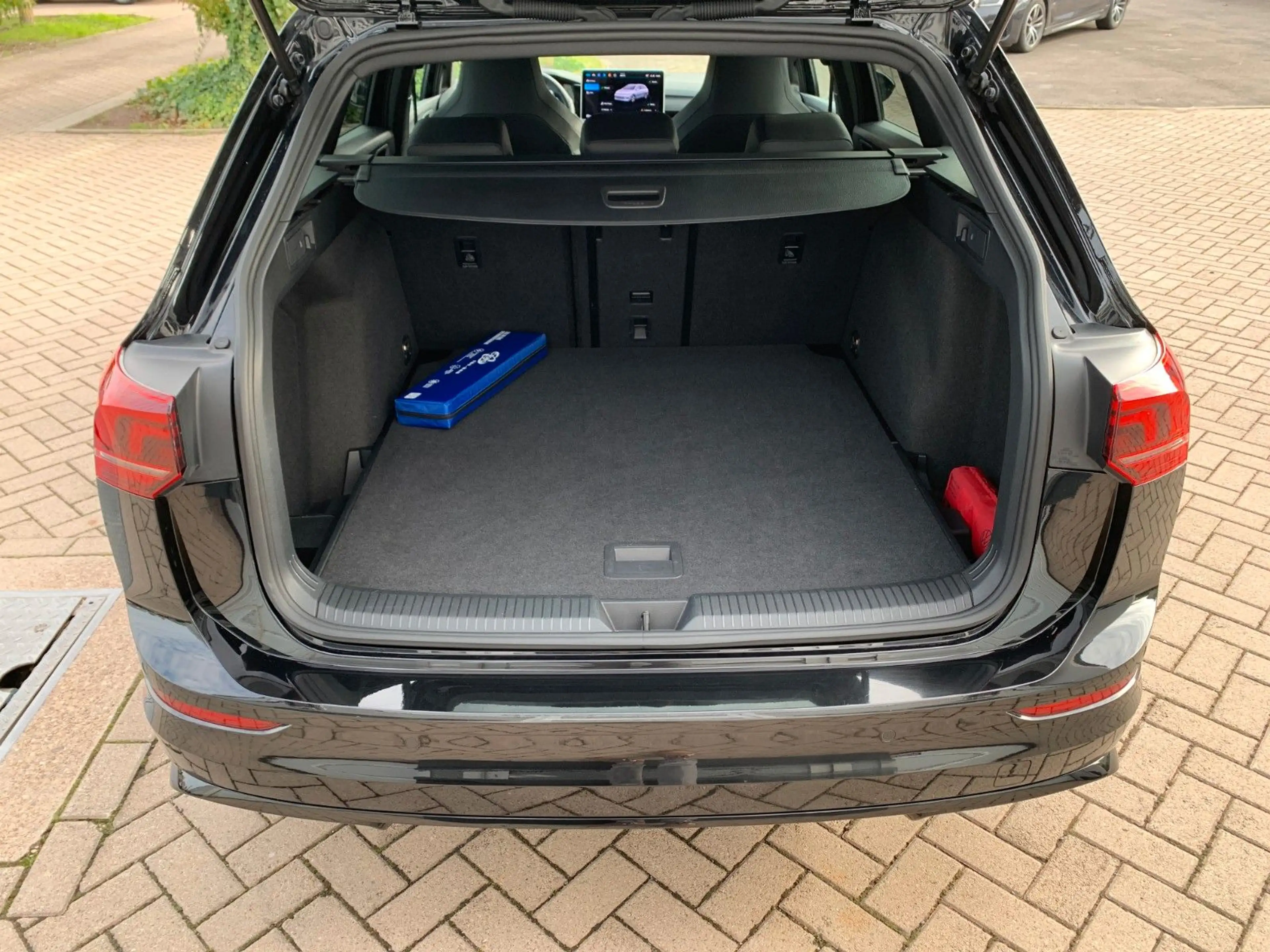 Volkswagen Golf 1.5 eTSI Variant R-Line ACC+Lenkradhzg.+RFK — photo 6