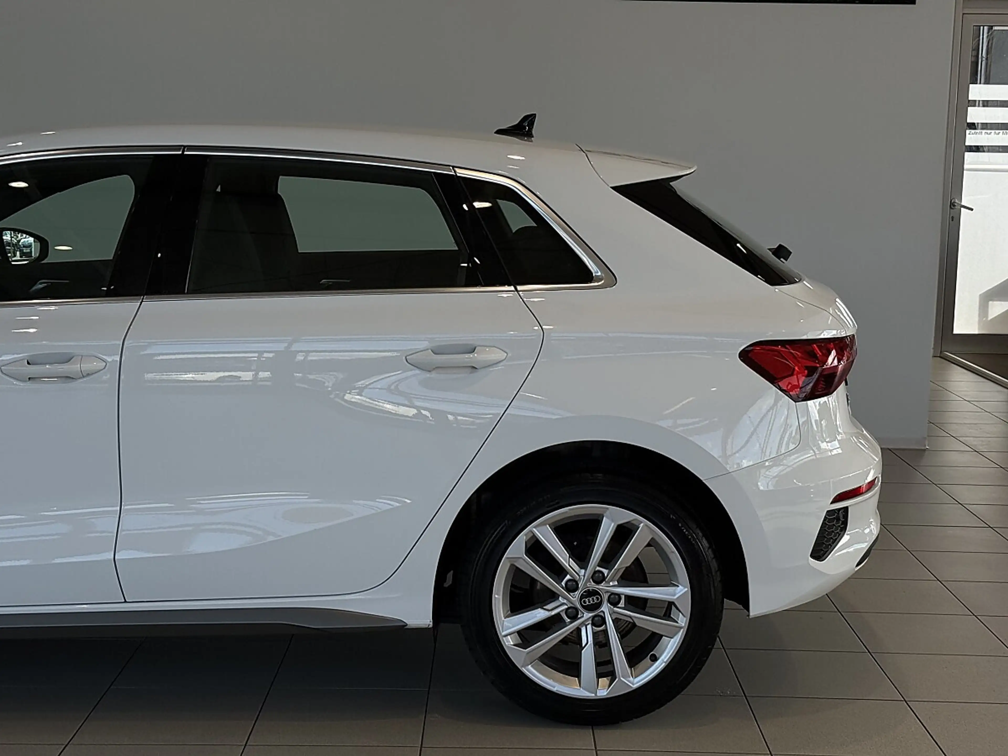 Audi A3 SB 30 TDI*Spur*Virtual*Induktionsladen — photo 10