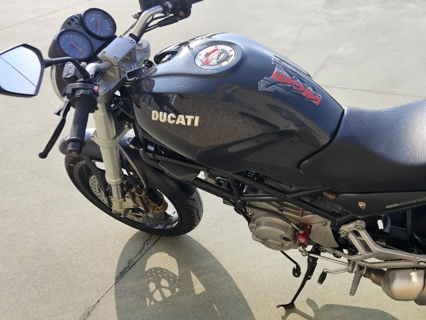 Ducati Monster 600 Black - 2