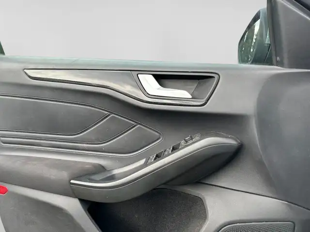 Ford Focus view 6