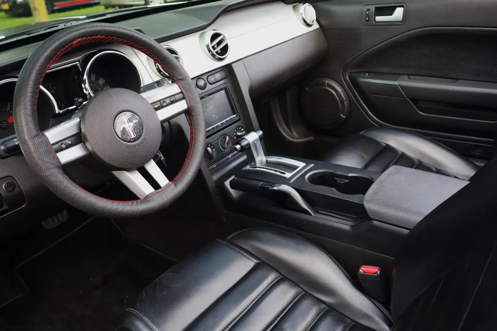 Ford Mustang USA 4.0 V6 Aut. | Clean Title | Leder | 19 Inch | Blanco - 2