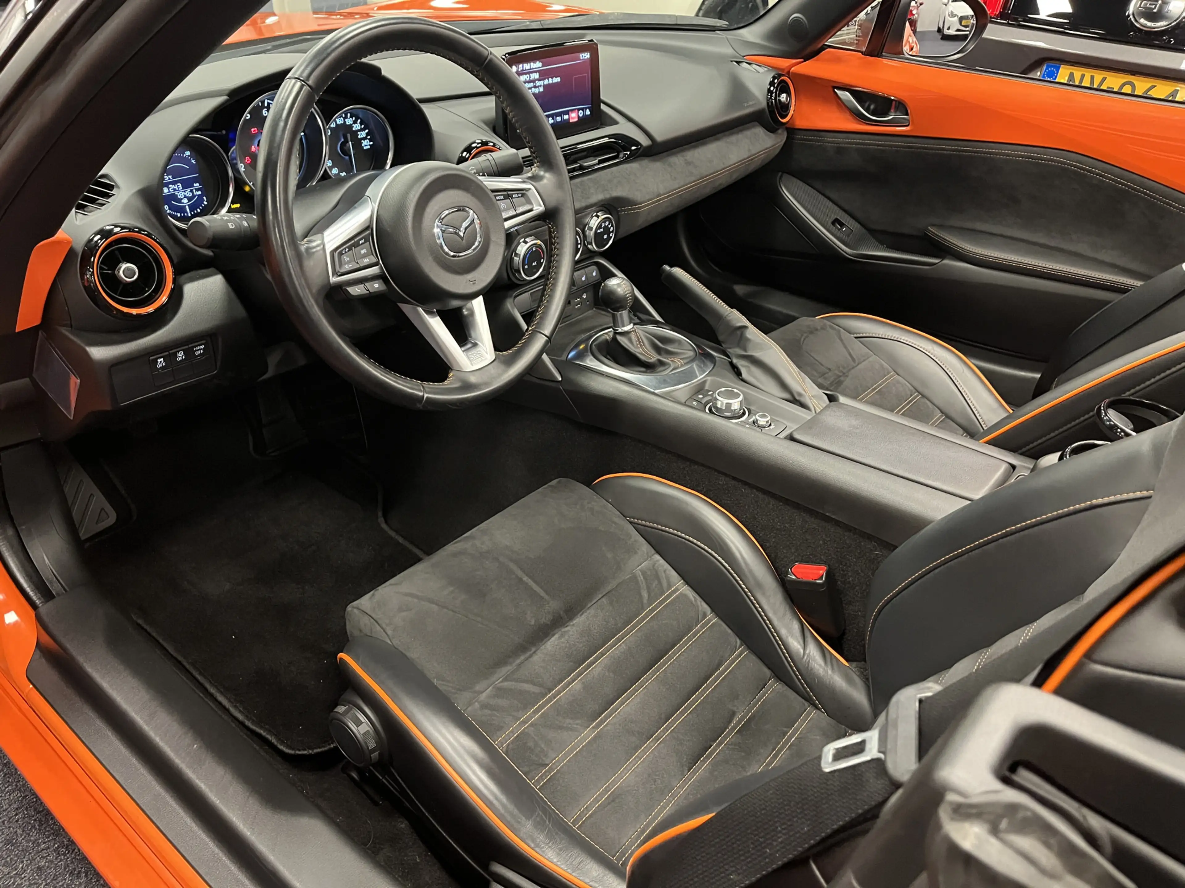 Mazda MX-5 ND Roadster 2.0 SkyActiv-G 184PK 30th Anniversary — photo 11