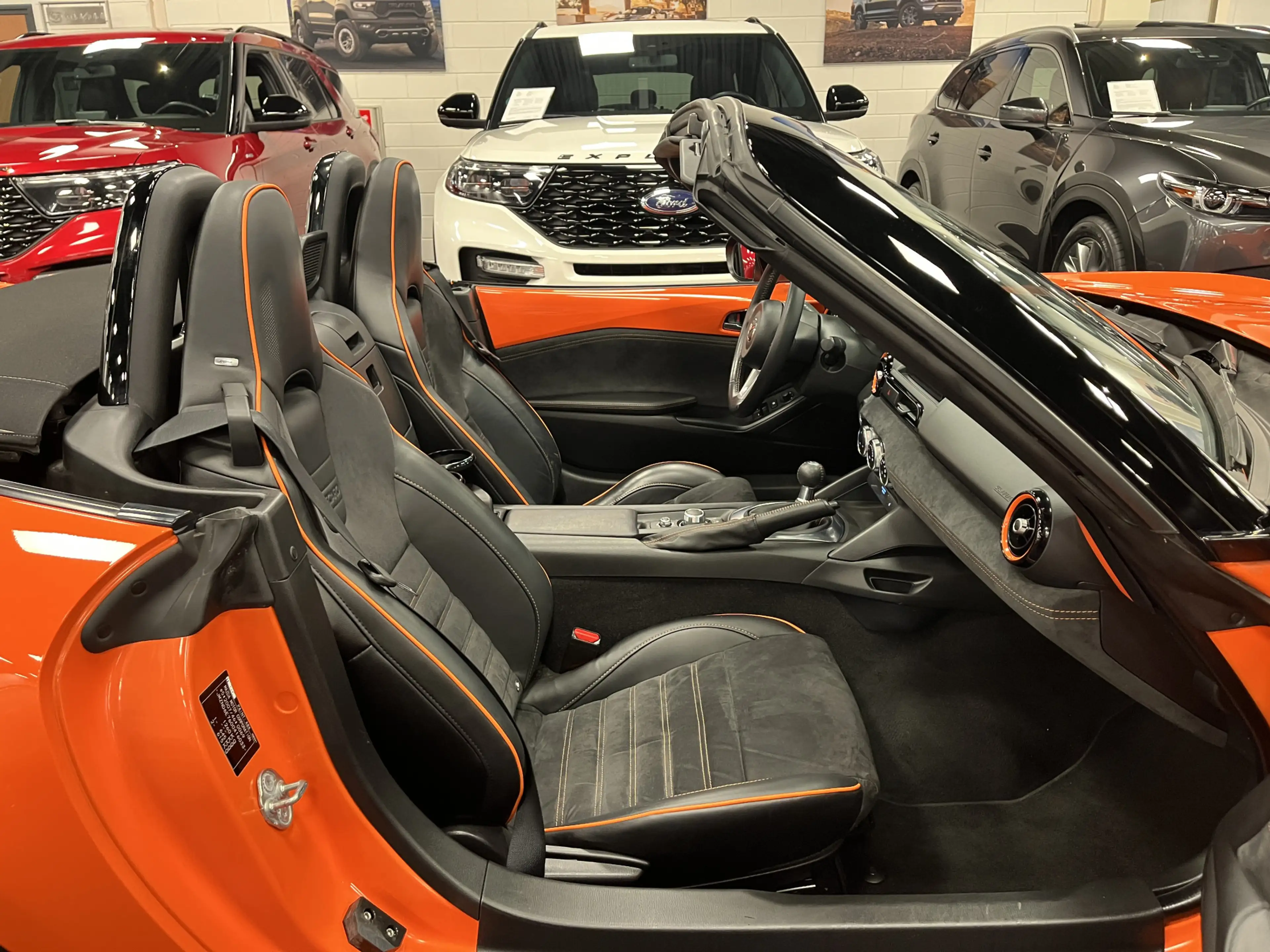 Mazda MX-5 ND Roadster 2.0 SkyActiv-G 184PK 30th Anniversary — photo 40