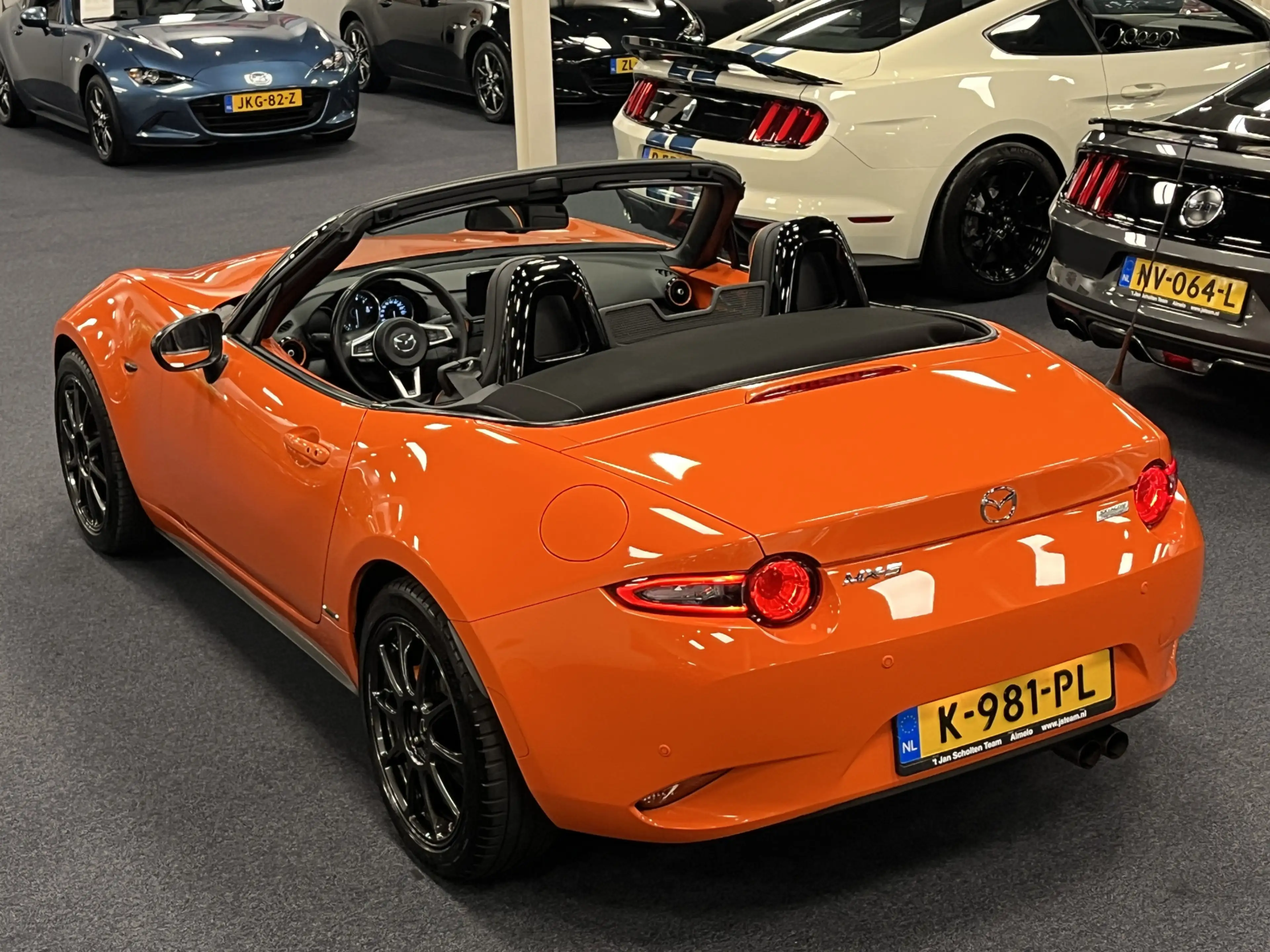 Mazda MX-5 ND Roadster 2.0 SkyActiv-G 184PK 30th Anniversary — photo 37