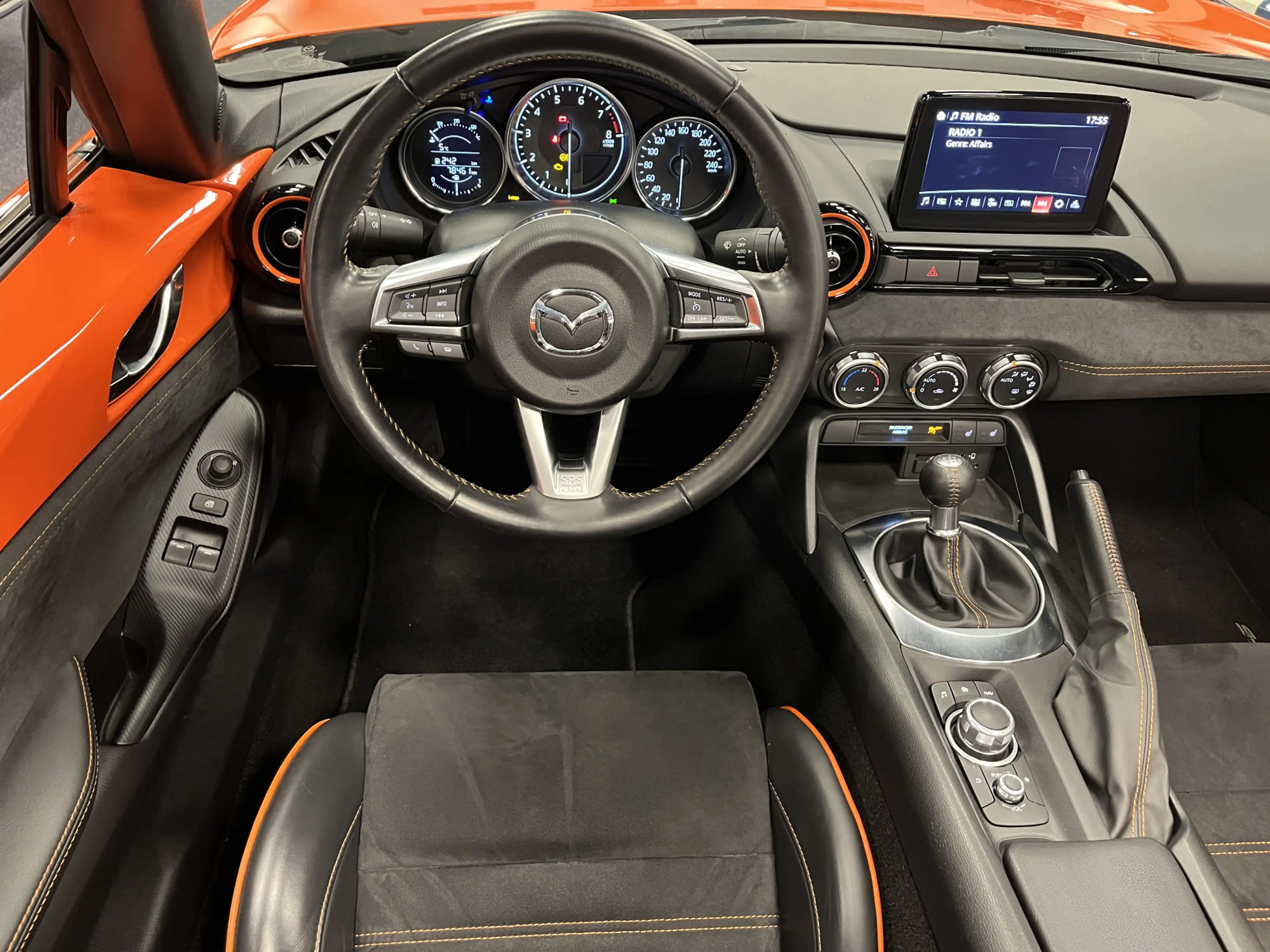 Mazda MX-5 ND Roadster 2.0 SkyActiv-G 184PK 30th Anniversary — photo 10