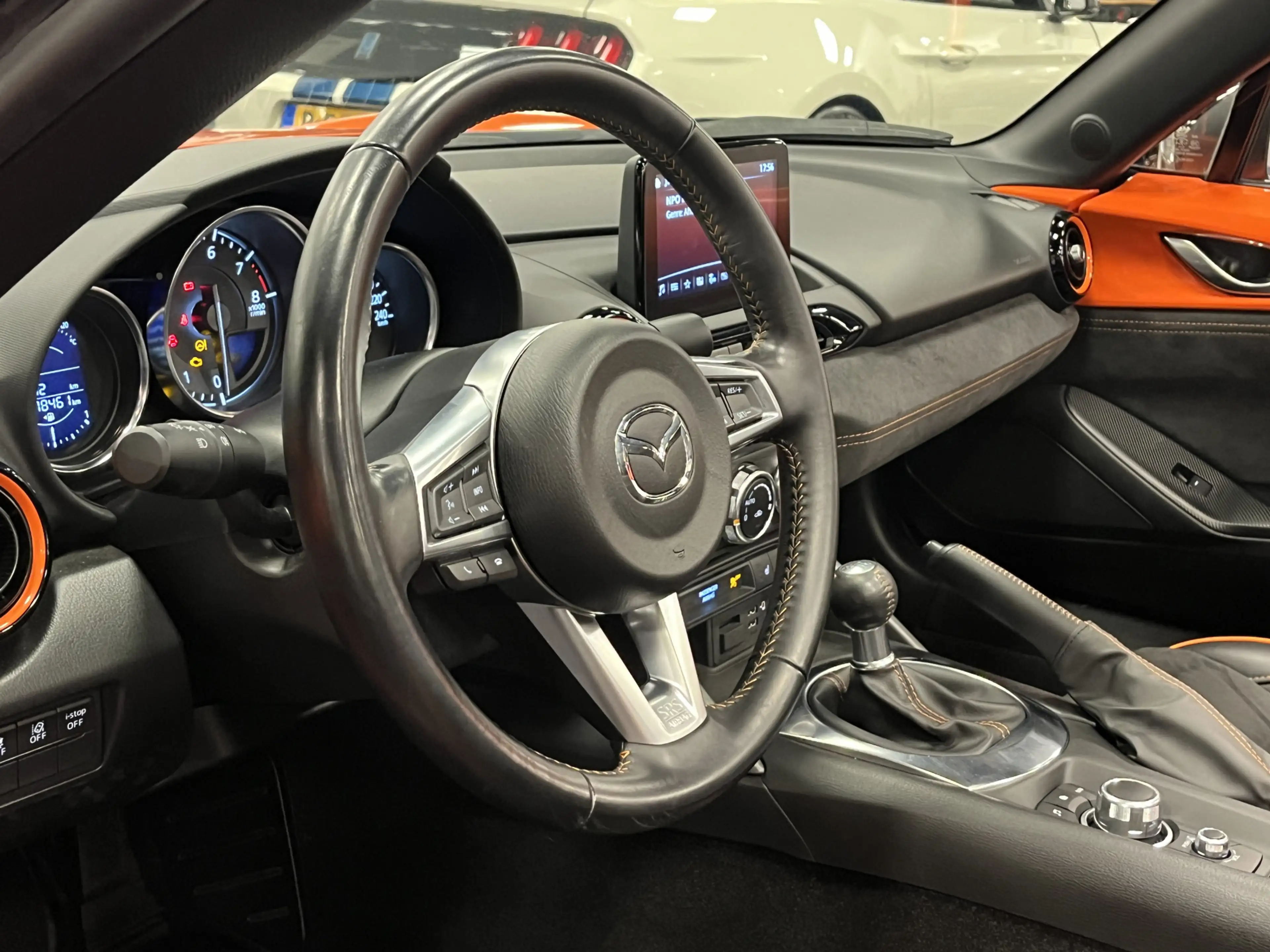 Mazda MX-5 ND Roadster 2.0 SkyActiv-G 184PK 30th Anniversary — photo 42