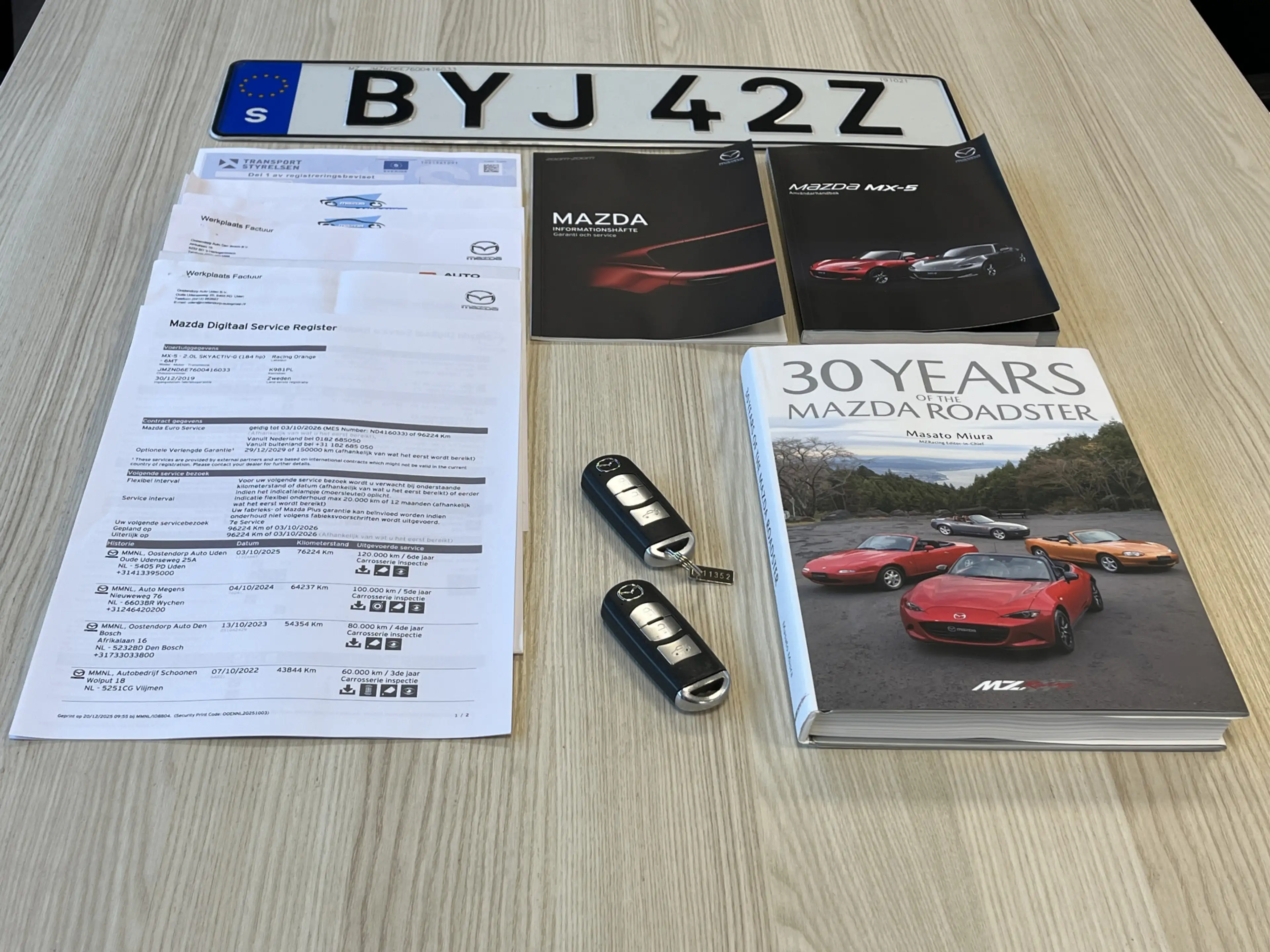 Mazda MX-5 ND Roadster 2.0 SkyActiv-G 184PK 30th Anniversary — photo 26