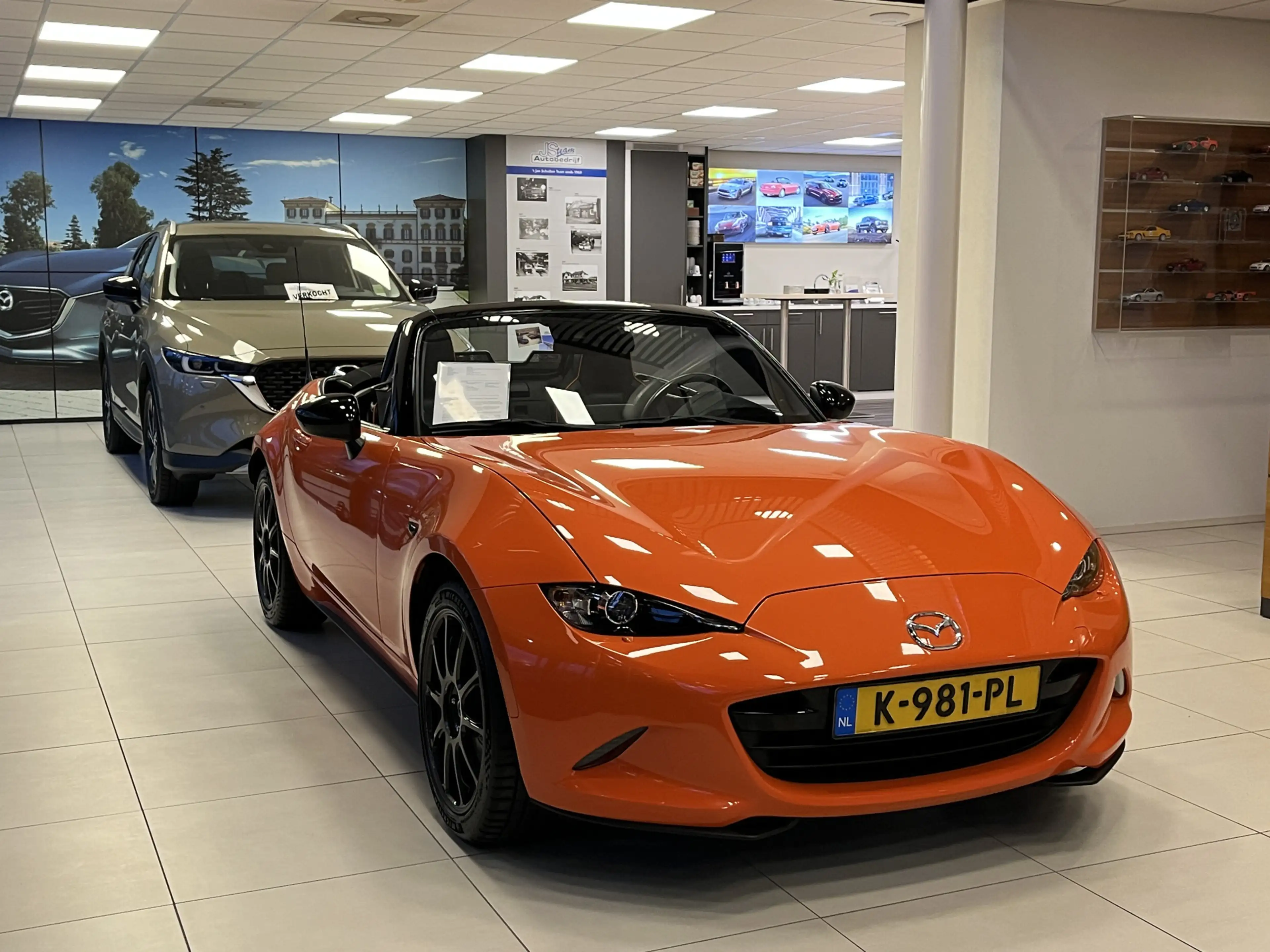 Mazda MX-5 ND Roadster 2.0 SkyActiv-G 184PK 30th Anniversary — photo 19