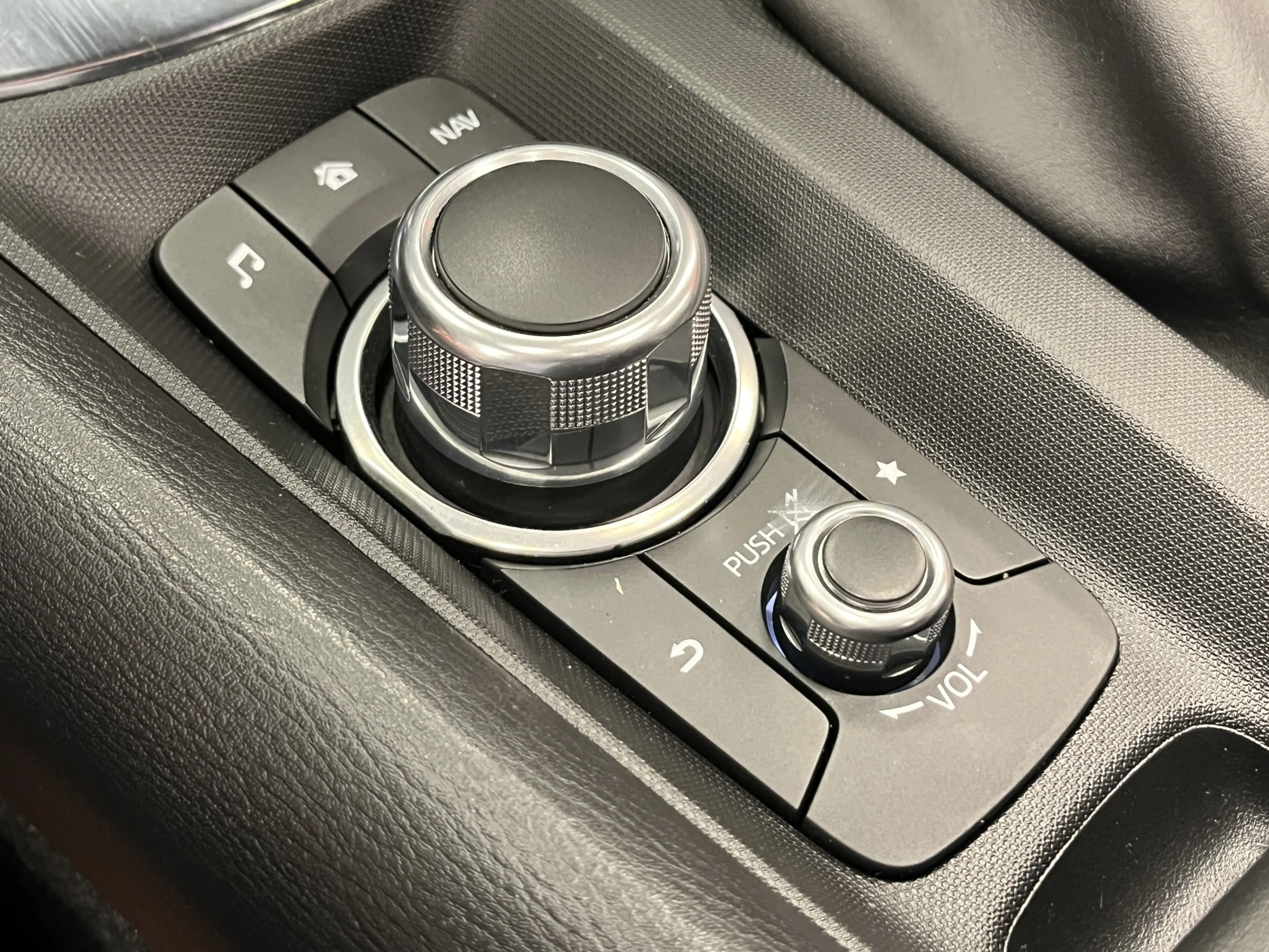 Mazda MX-5 ND Roadster 2.0 SkyActiv-G 184PK 30th Anniversary — photo 45