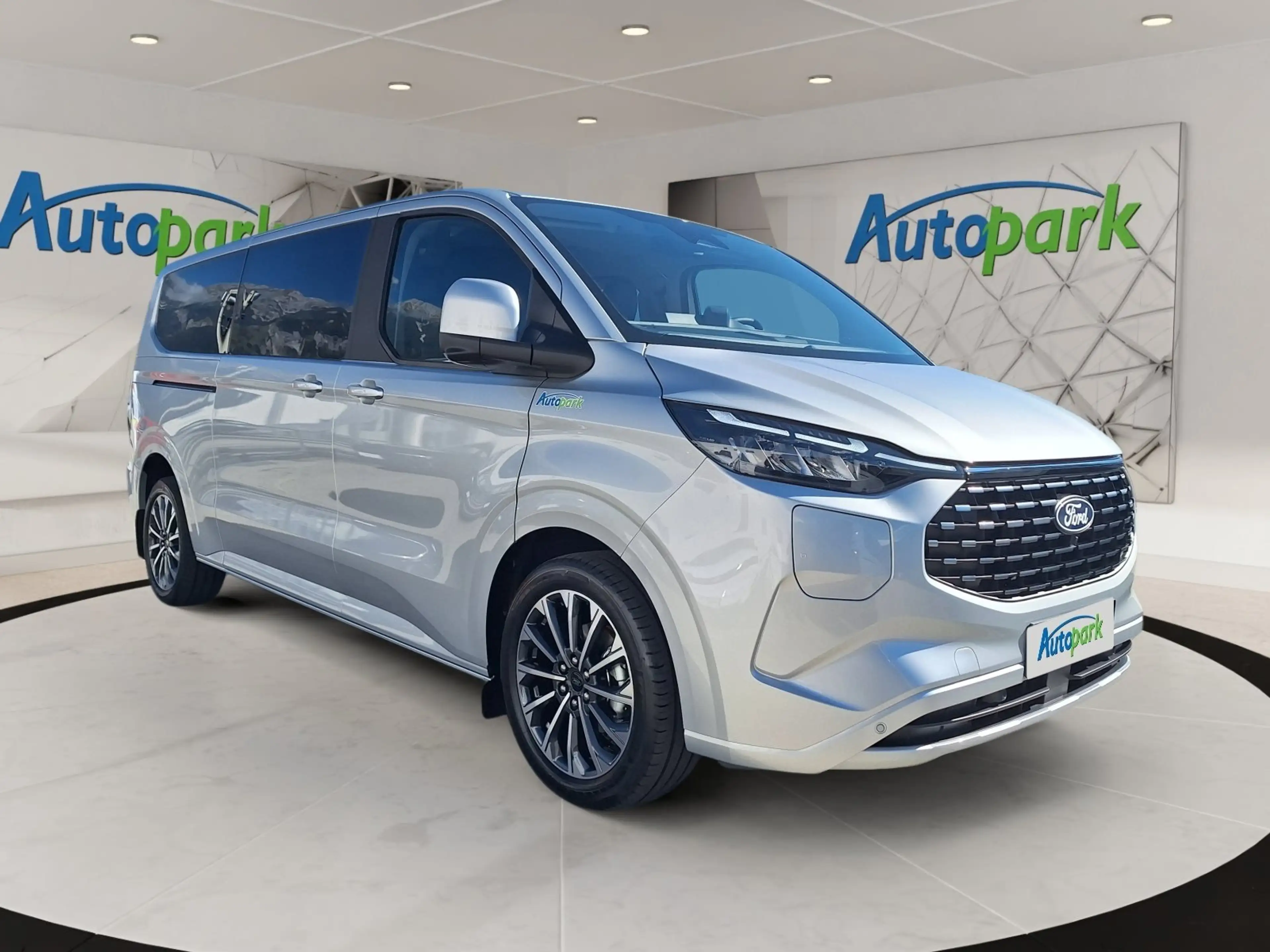 Ford Tourneo Custom Titanium X 340 L2 Plug-in Hybrid 340 L2 Tourneo Ti — photo 3