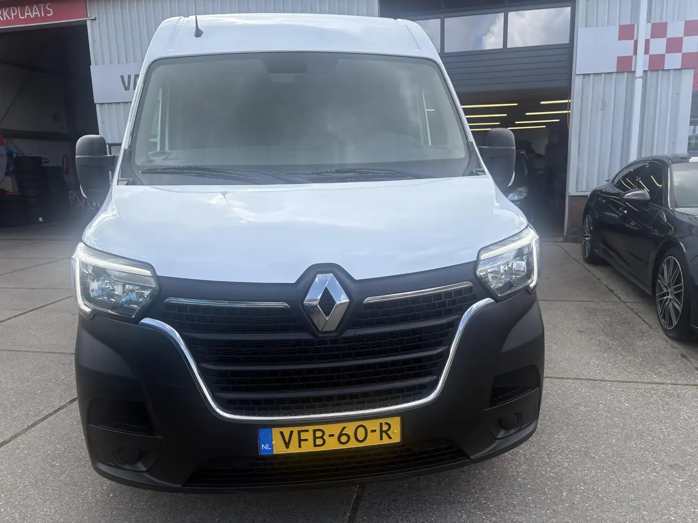 Renault Master T35 2.3 dCi 150 L2H2 Energy Wit - 2