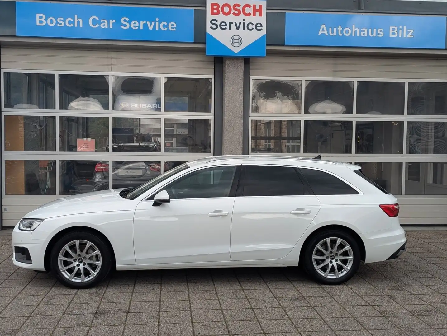 Audi A4 Avant 40 TFSI quattro*AHK*Leder* Weiß - 2