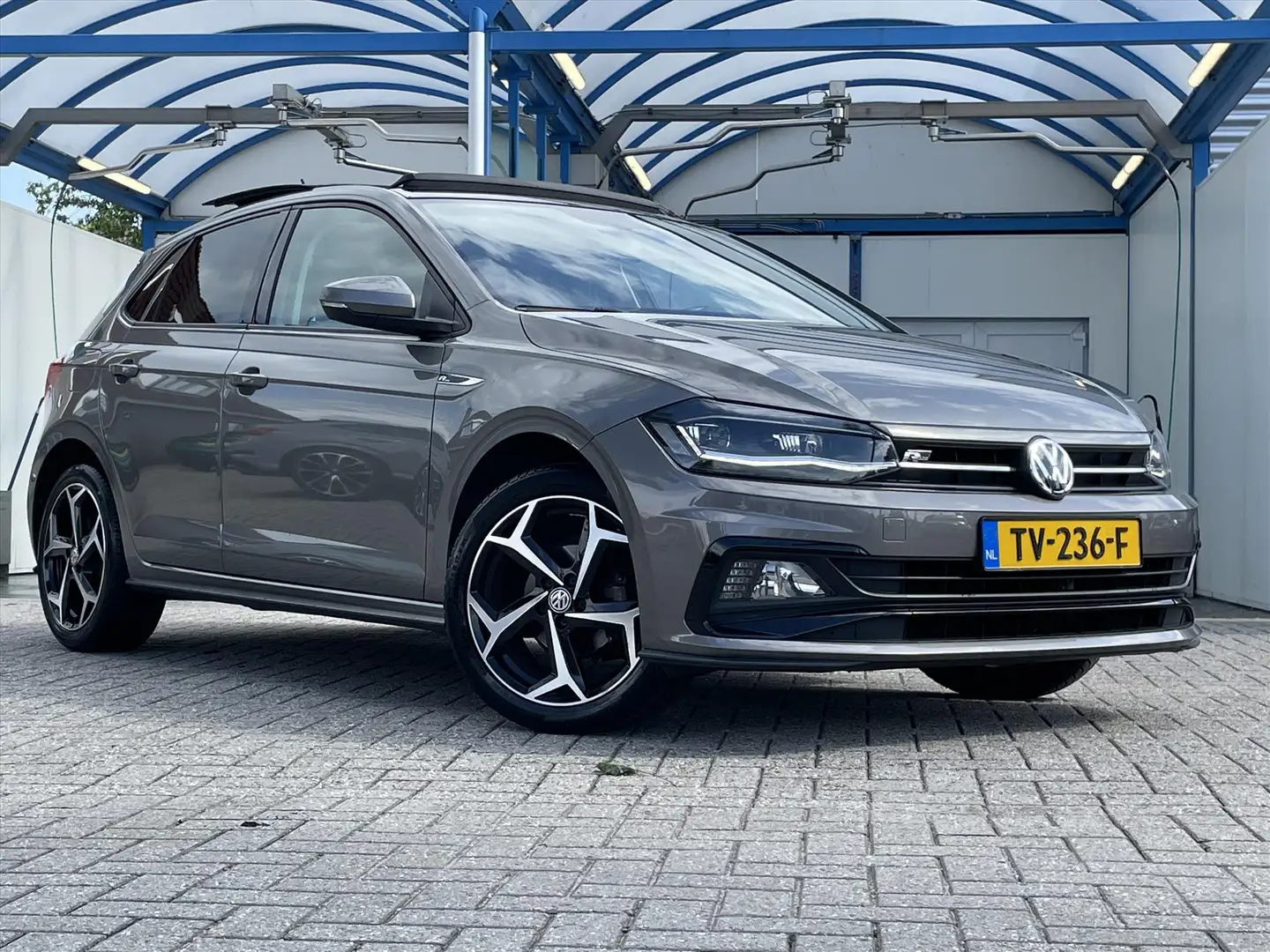 Volkswagen Polo 1.0 TSI R-Line / Pano / Org Nl / Camera / Beats Au Gris - 2
