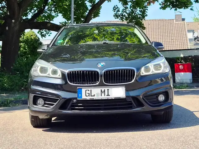 Bmw 220 i Advantage/M FelgenAutomatikgetriebe/105000km/2 Hand/Panoramadach/Rückfahrcamera/PDC vorne+hinten/M Alufelgen/Euro6/