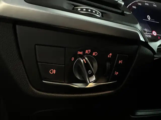 BMW X4 view 14