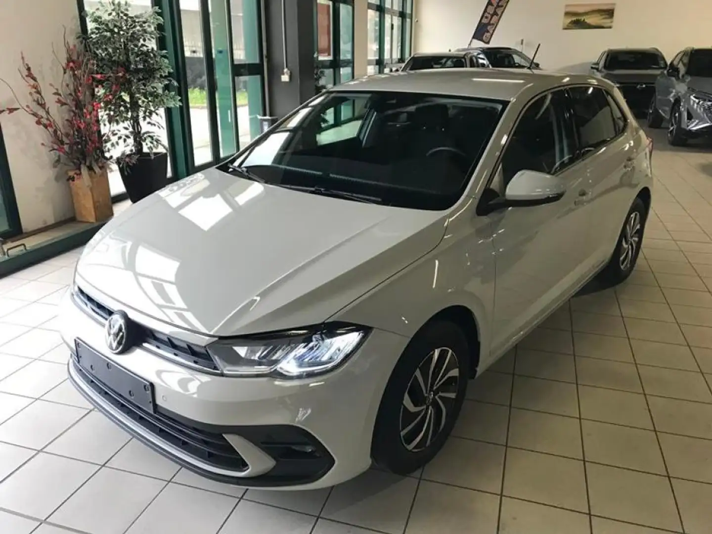 Volkswagen Polo 5 Porte 1.0 TSI 95CV Life NEOPATENTATI Grigio - 1